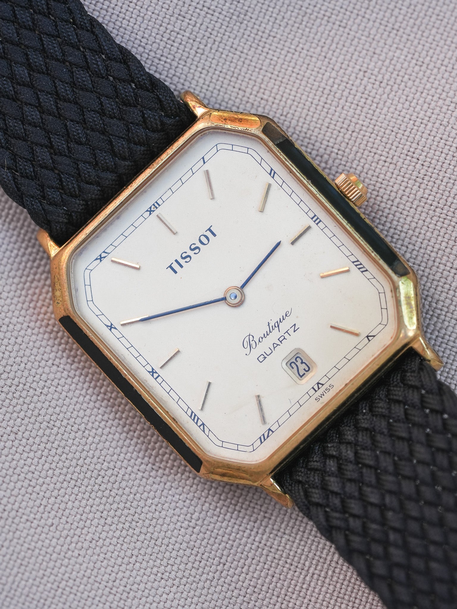 Tissot - Boulgone Octogonale Plaqué or laque noir - 1990s - Atelier Victor - Vintage Shop