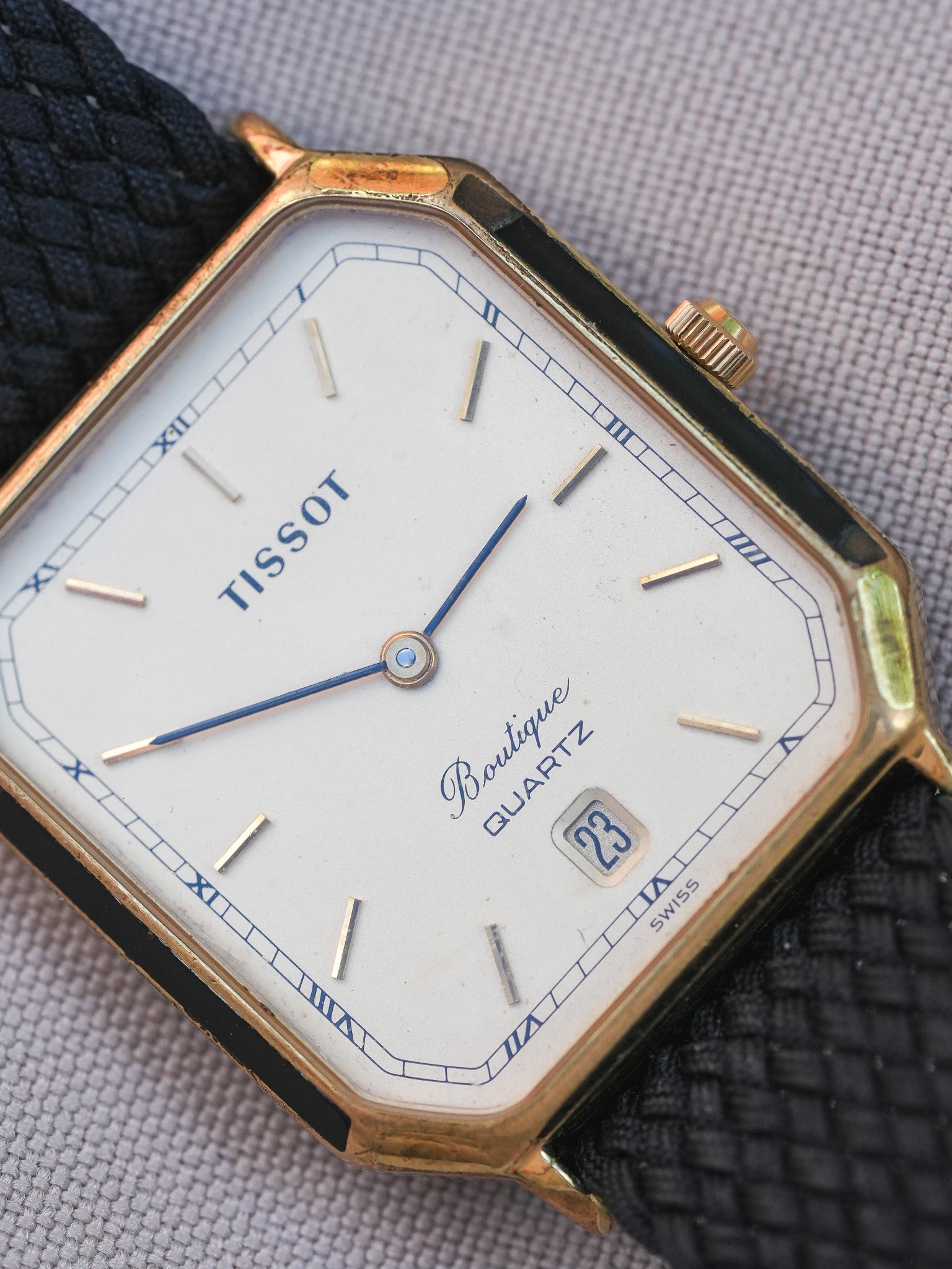 Tissot - Boulgone Octogonale Plaqué or laque noir - 1990s - Atelier Victor - Vintage Shop