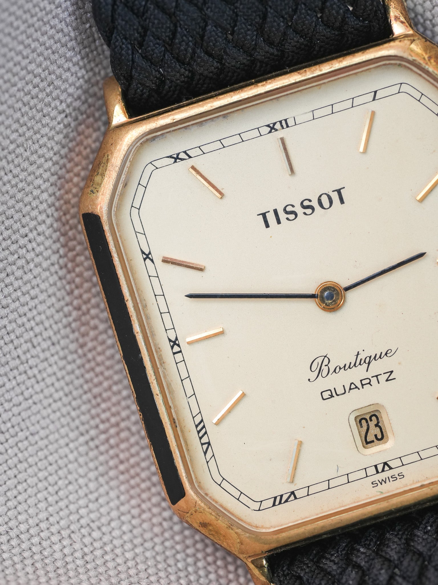 Tissot - Boulgone Octogonale Plaqué or laque noir - 1990s - Atelier Victor - Vintage Shop