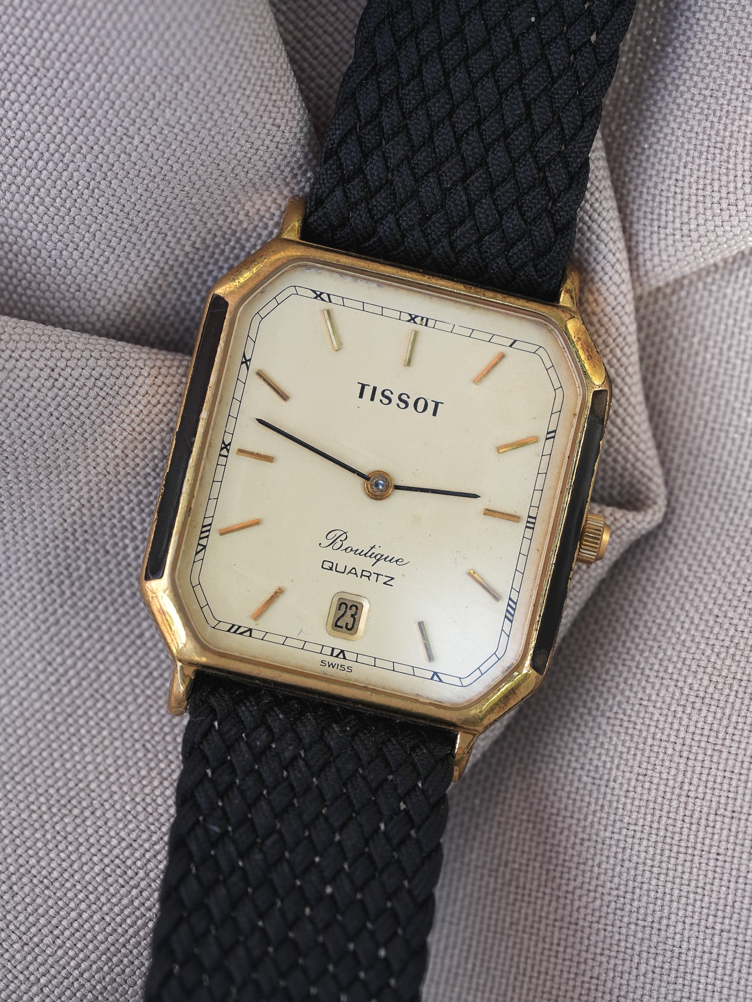 Tissot - Boulgone Octogonale Plaqué or laque noir - 1990s - Atelier Victor - Vintage Shop