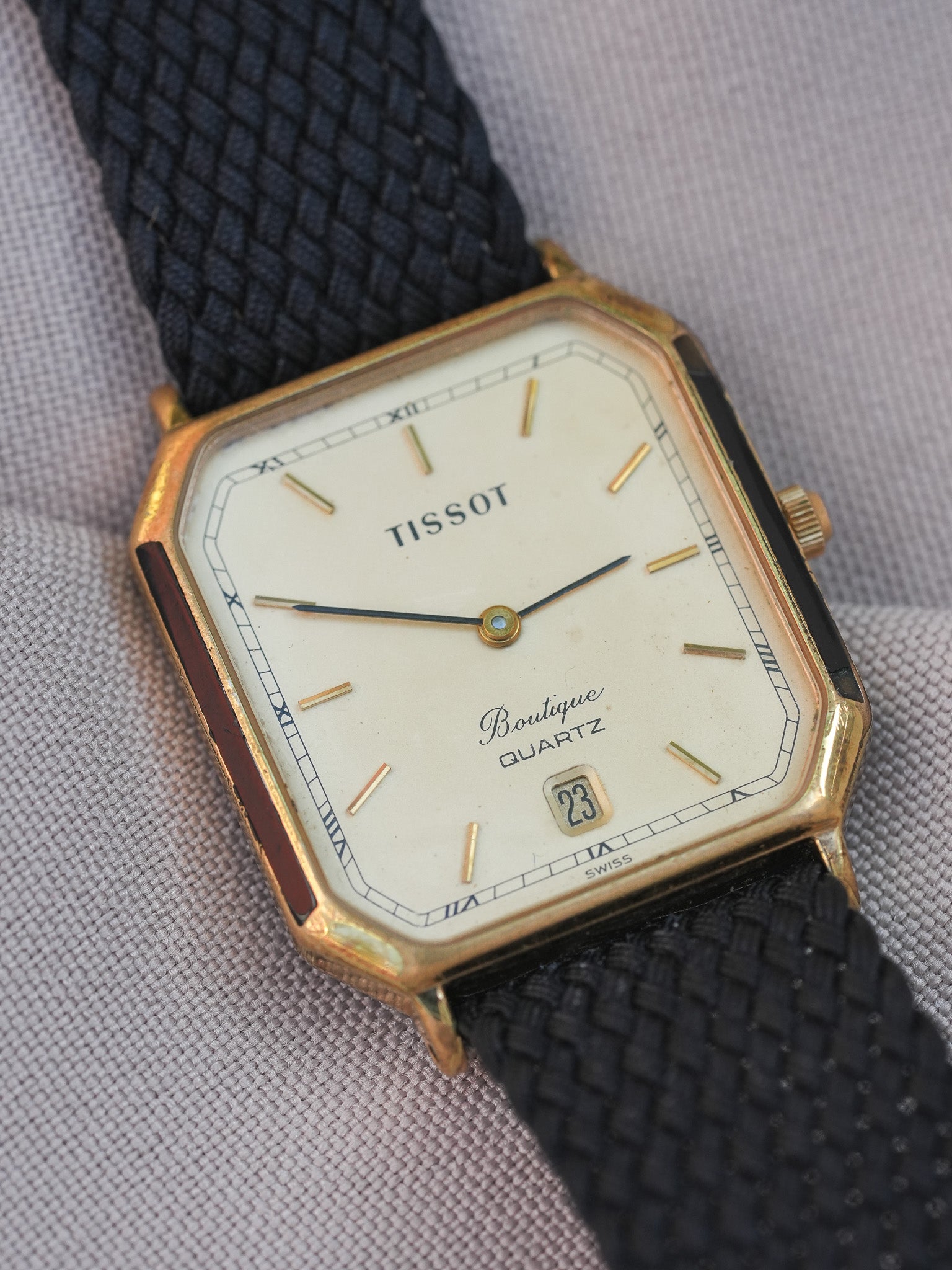 Tissot - Boulgone Octogonale Plaqué or laque noir - 1990s - Atelier Victor - Vintage Shop