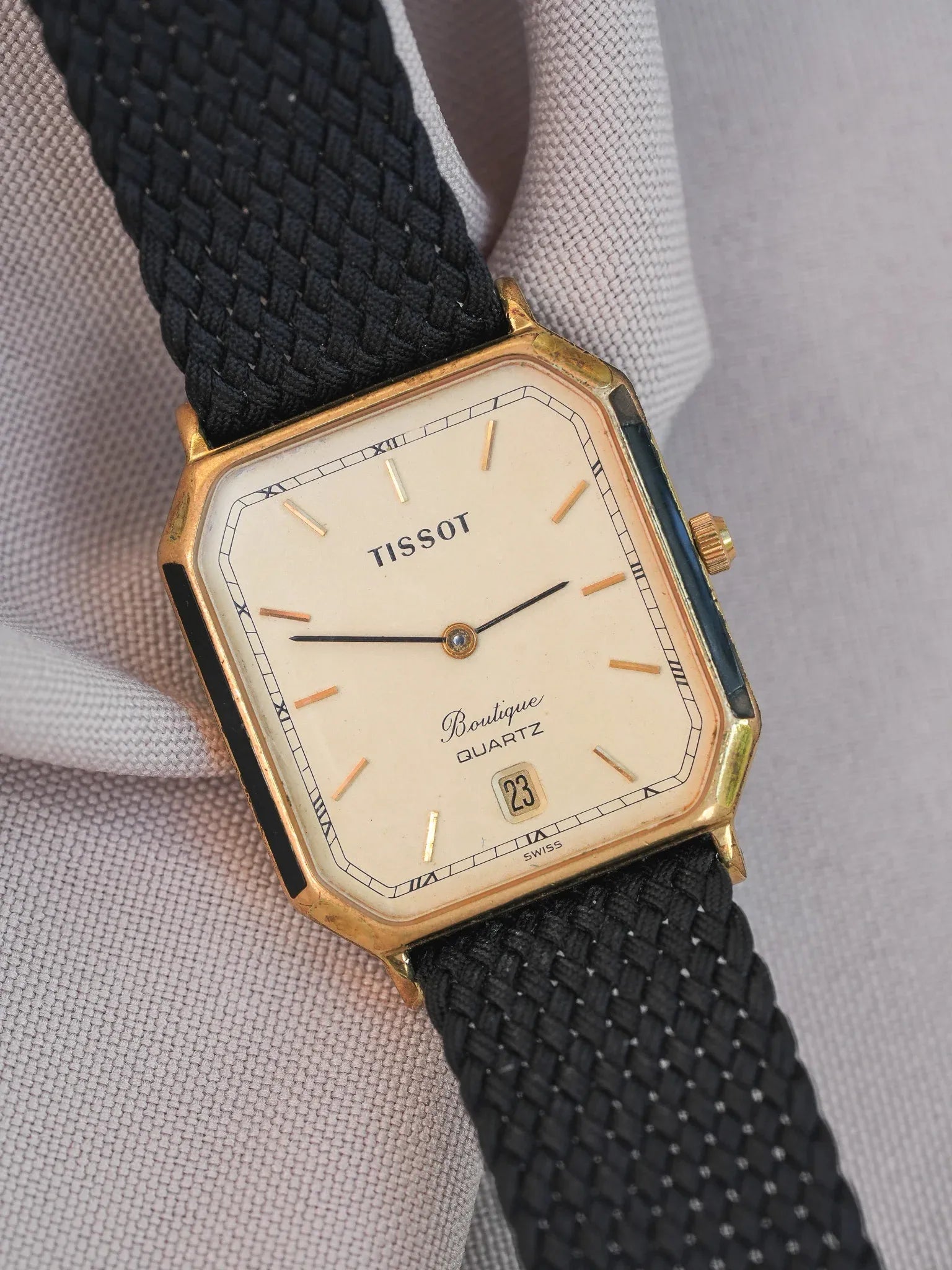 Tissot - Boulgone Octogonale Plaqué or laque noir - 1990s - Atelier Victor - Vintage Shop