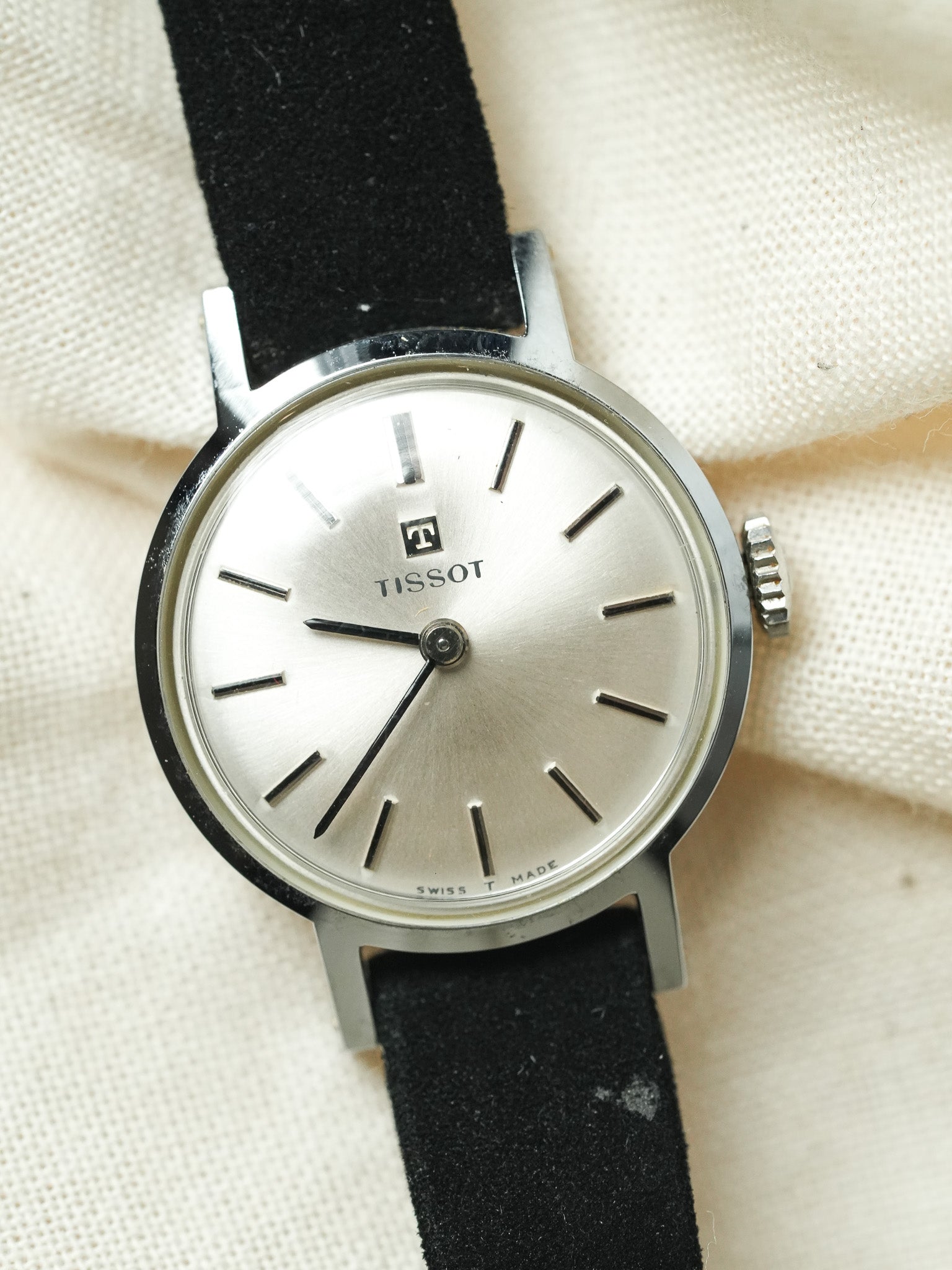 Tissot - Mini Dress Watch Acier Index Onyx - NOS - 1970s - Atelier Victor - Vintage Shop