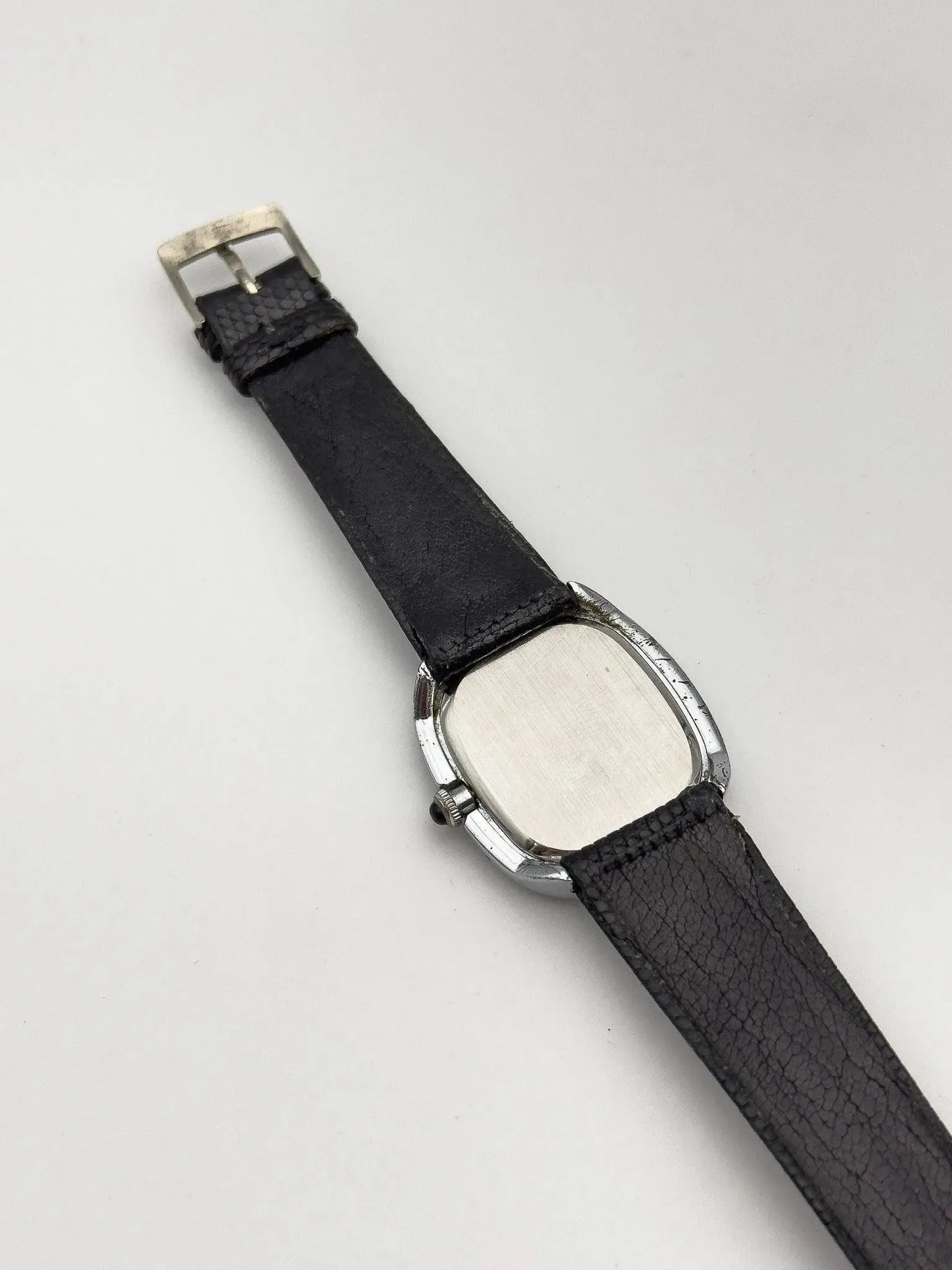 Tissot - Tonneau Romain Cabochon - 1970s - Atelier Victor - Vintage Shop