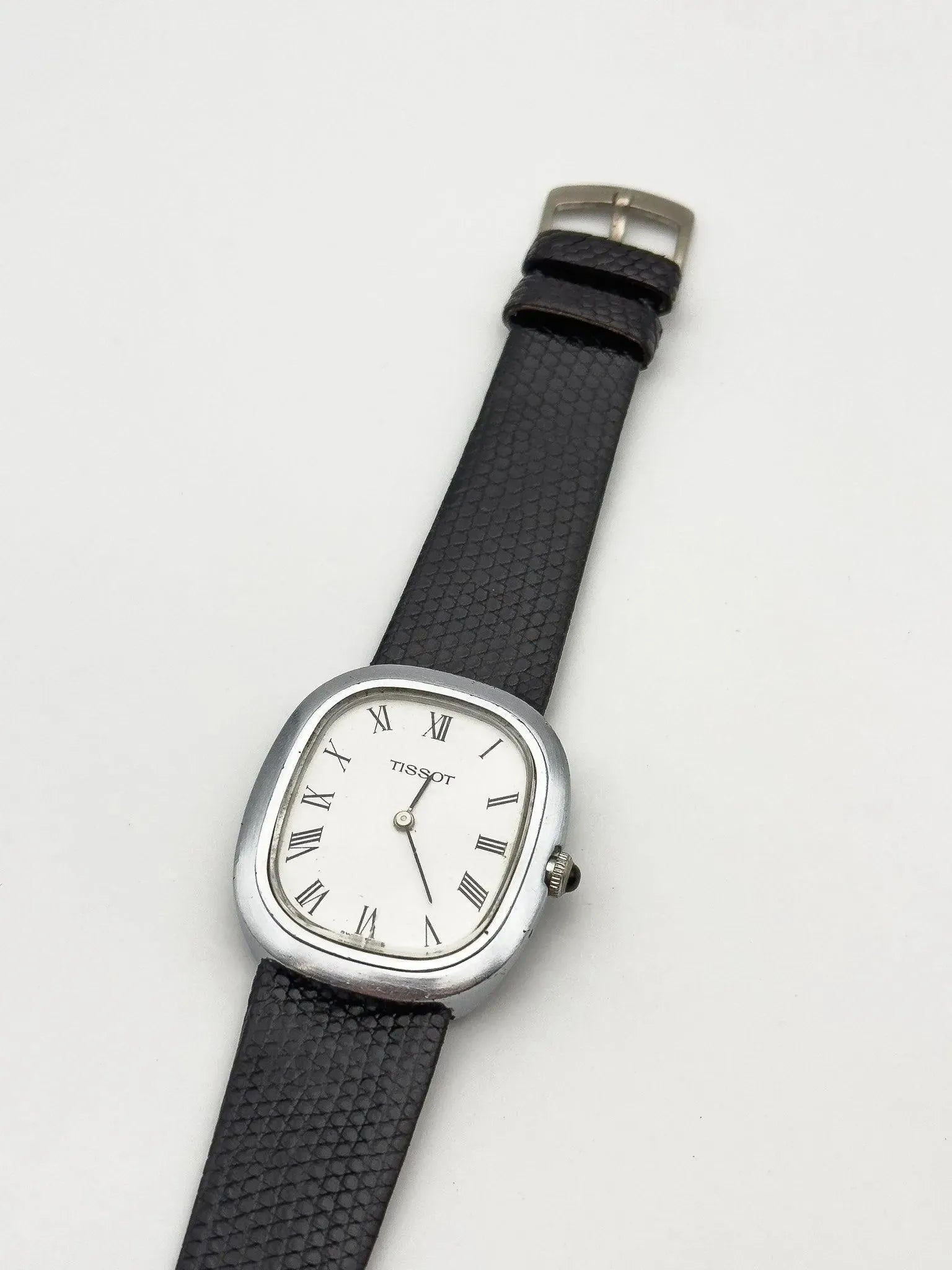 Tissot - Tonneau Romain Cabochon - 1970s - Atelier Victor - Vintage Shop