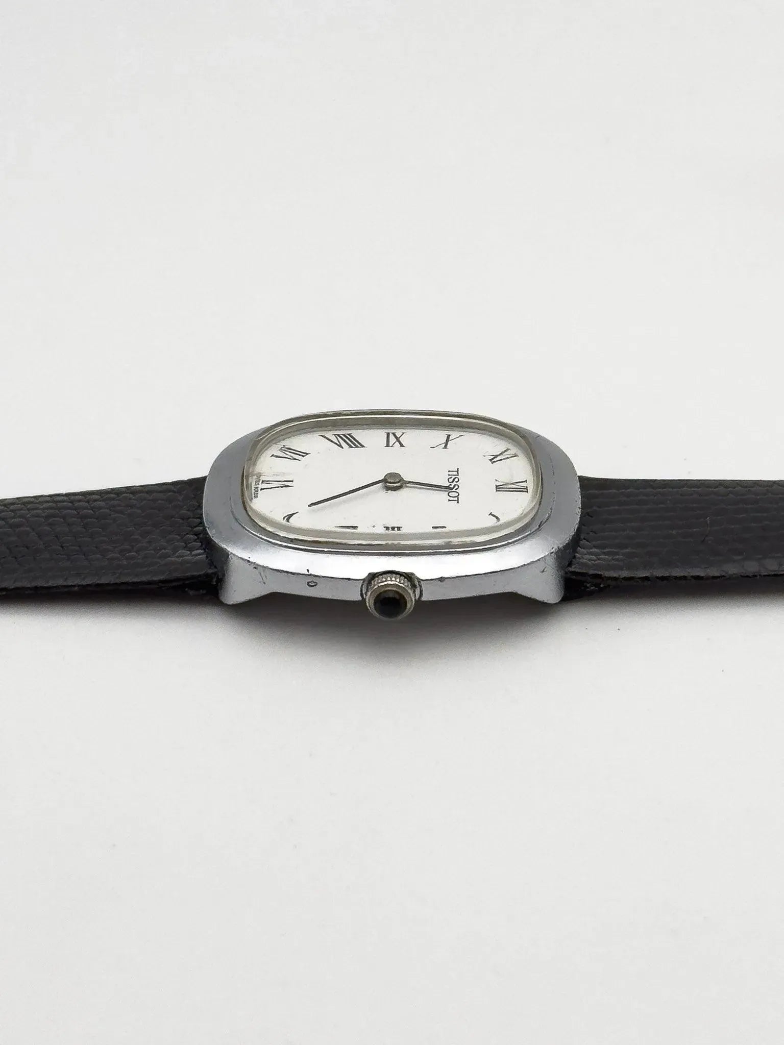 Tissot - Tonneau Romain Cabochon - 1970s - Atelier Victor - Vintage Shop