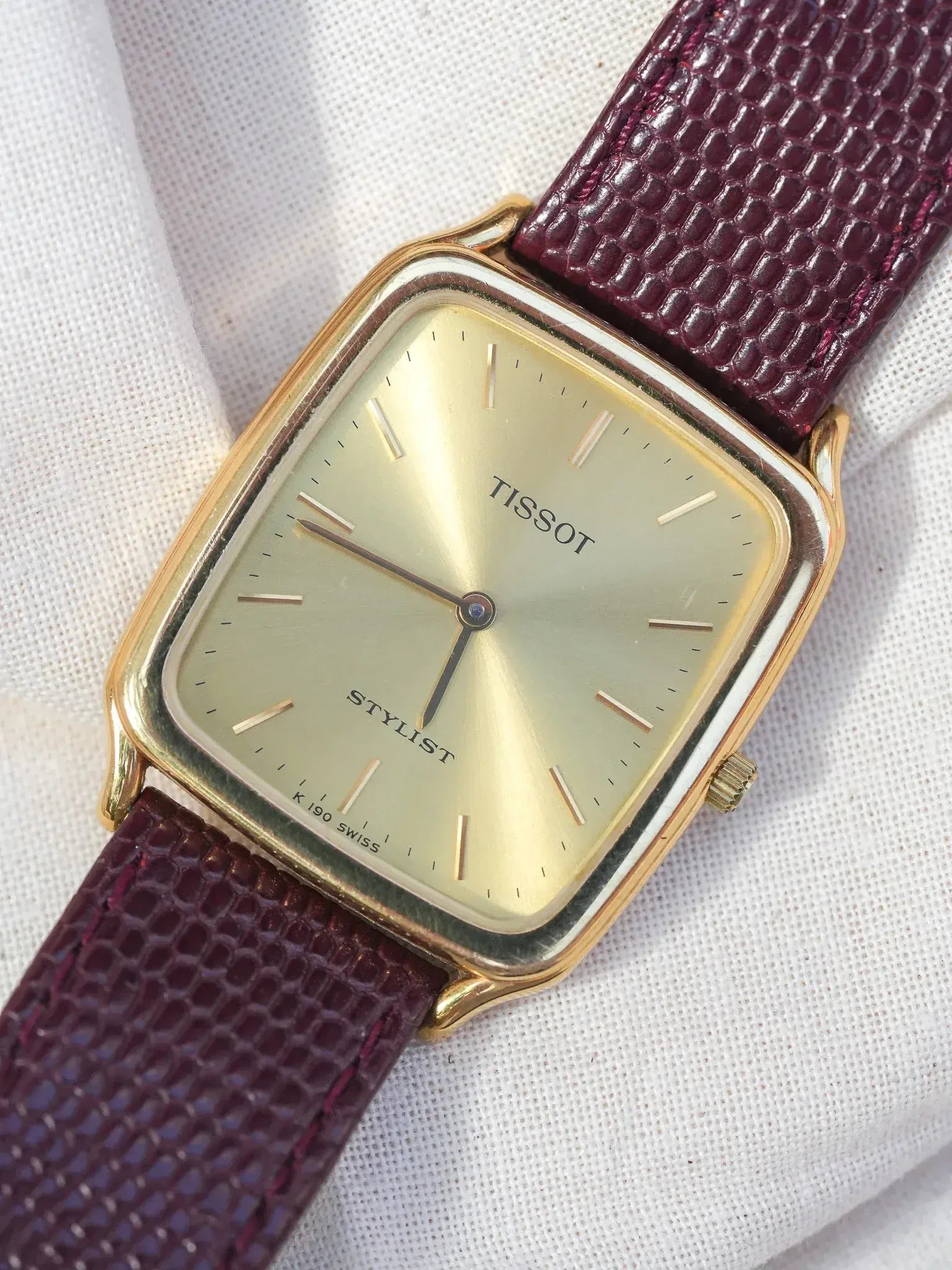 TIssot - Tonneau Stylist plaqué or - 1990s - Atelier Victor