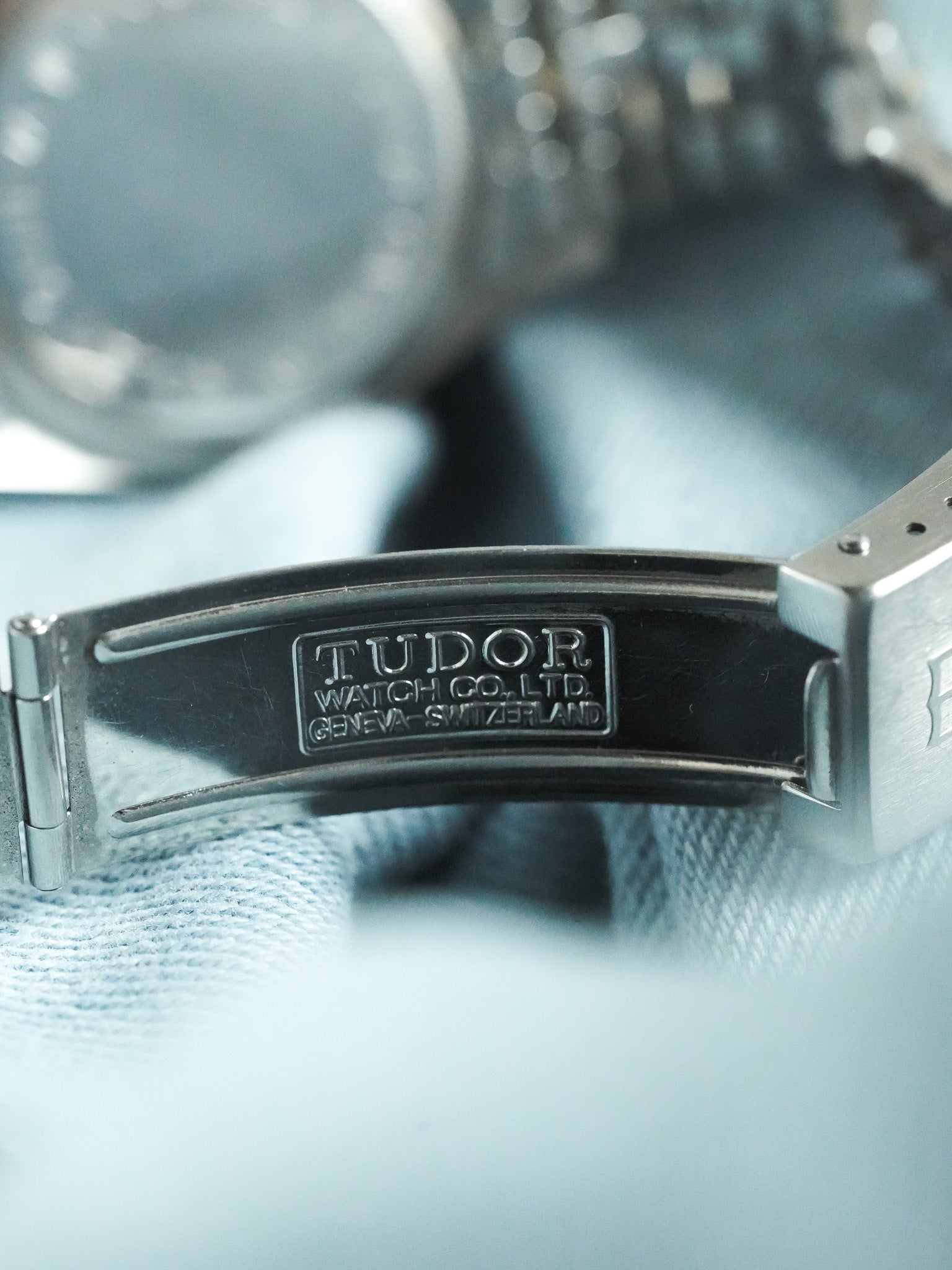 Tudor x Rolex - Prince Oysterdate Acier Or Cadran Lin Cannelée Or 18k - 1980s - Atelier Victor - Vintage Shop