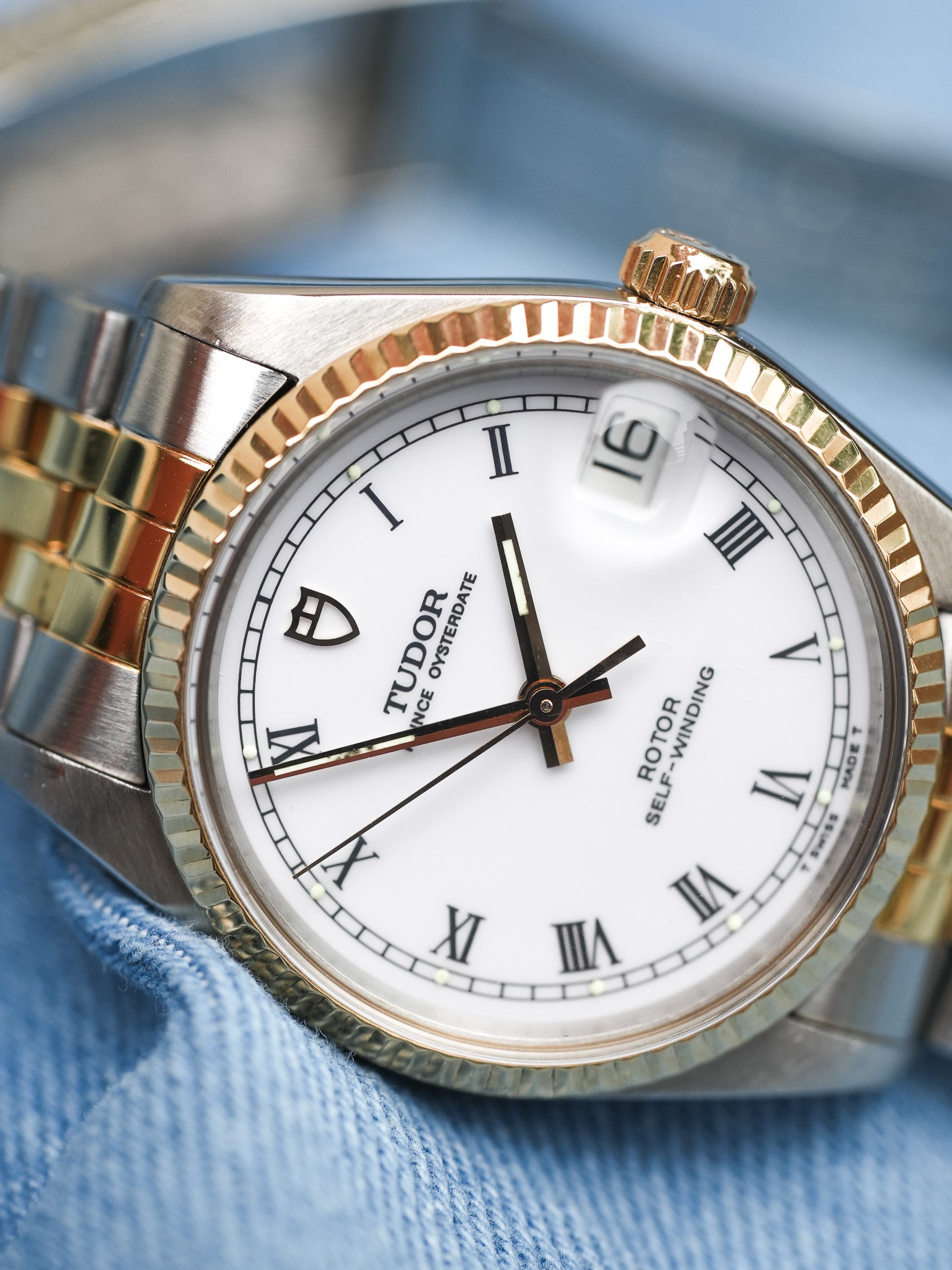 Tudor x Rolex - Prince Oysterdate Blanc Romain Cannelée Acier Or - 1990s - Atelier Victor - Vintage Shop