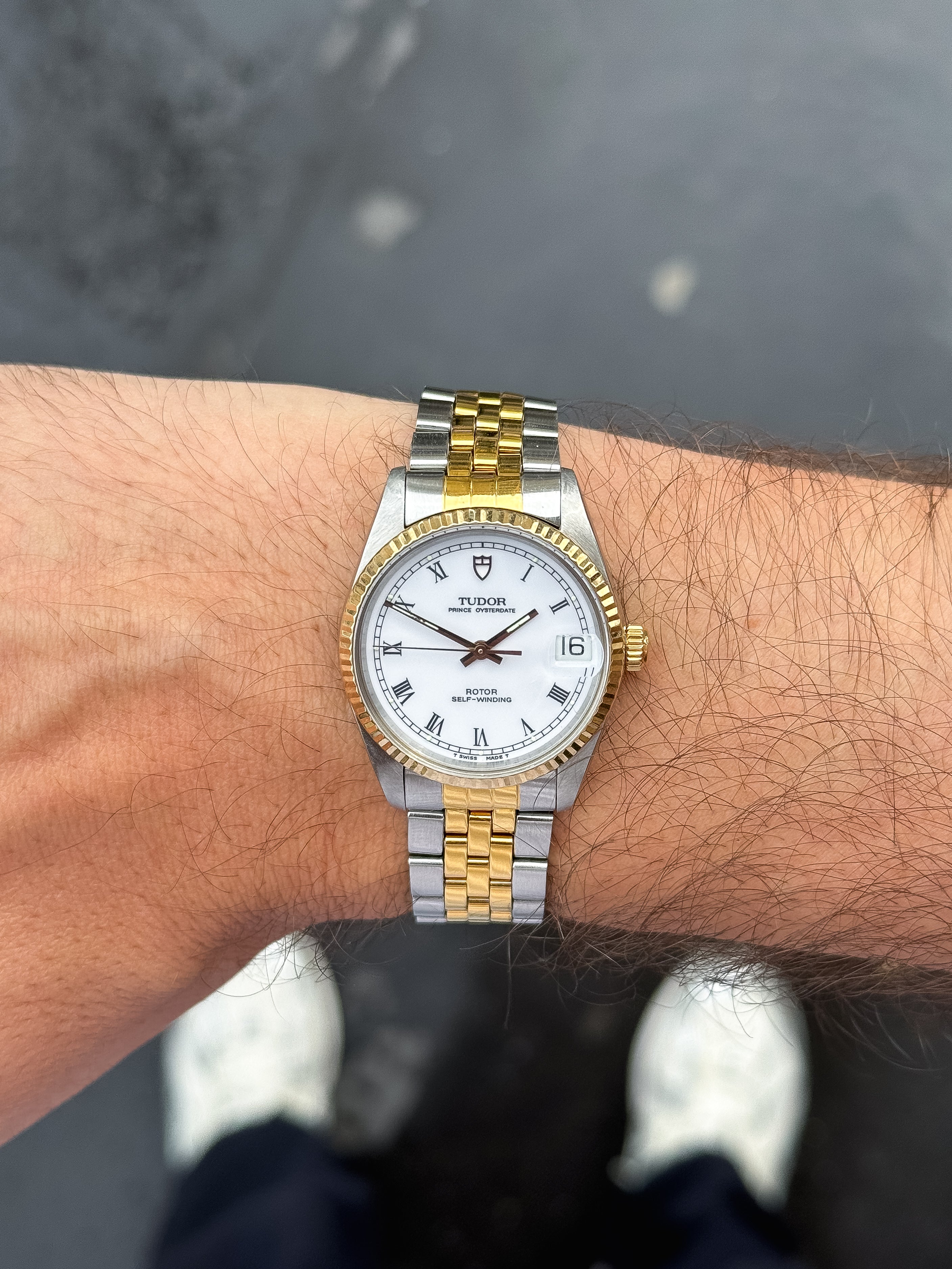 Tudor x Rolex - Prince Oysterdate Blanc Romain Cannelée Acier Or - 1990s - Atelier Victor - Vintage Shop
