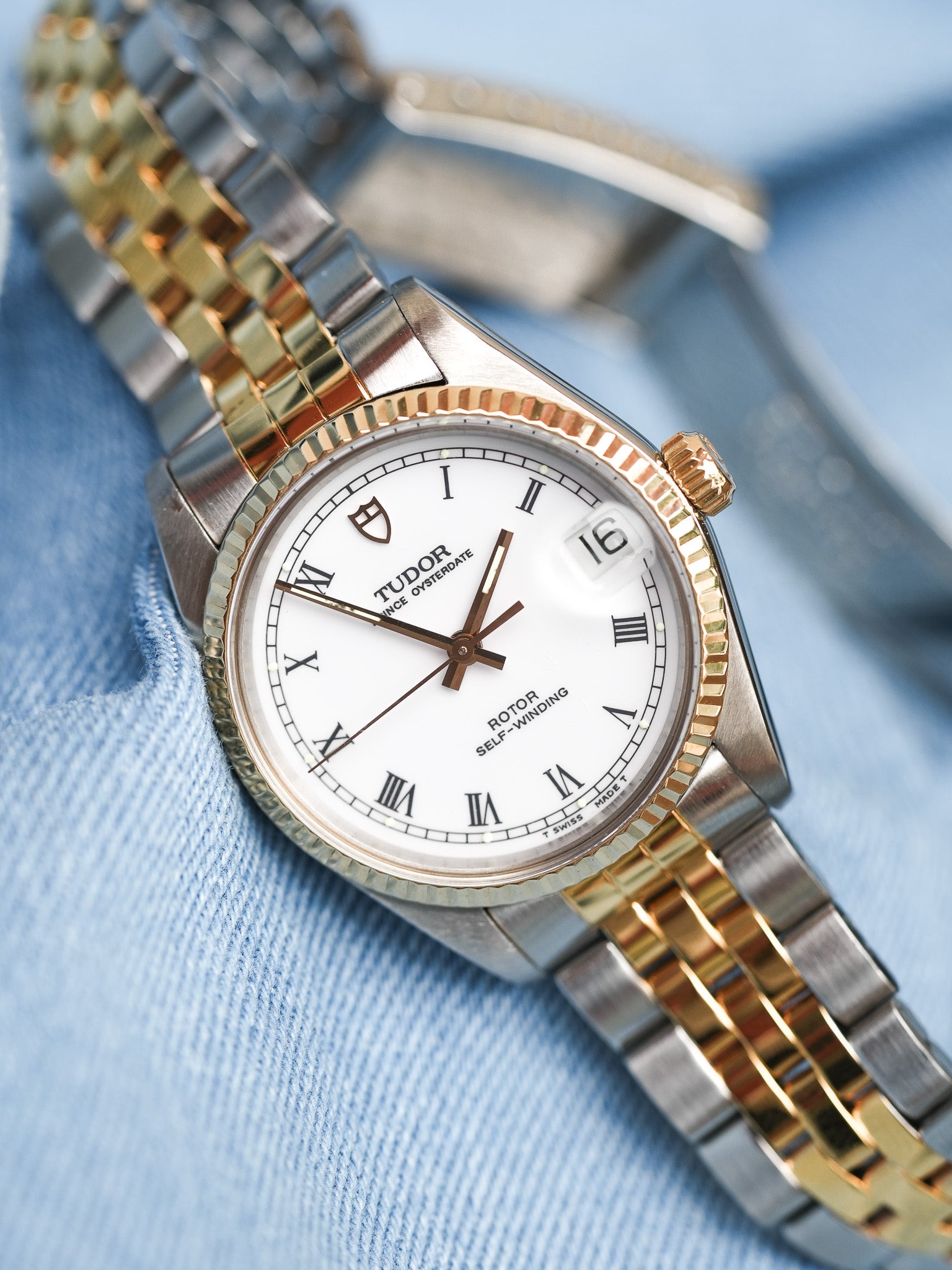 Tudor x Rolex - Prince Oysterdate Blanc Romain Cannelée Acier Or - 1990s - Atelier Victor - Vintage Shop