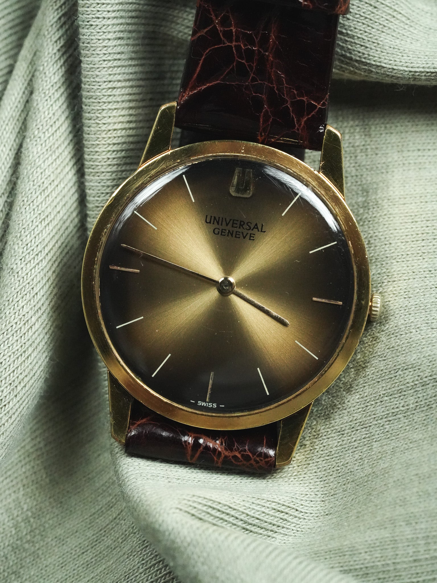 Universal Genève - 542.101 Ultra plate méca cadran Bronze - 1970s - Atelier Victor - Vintage Shop