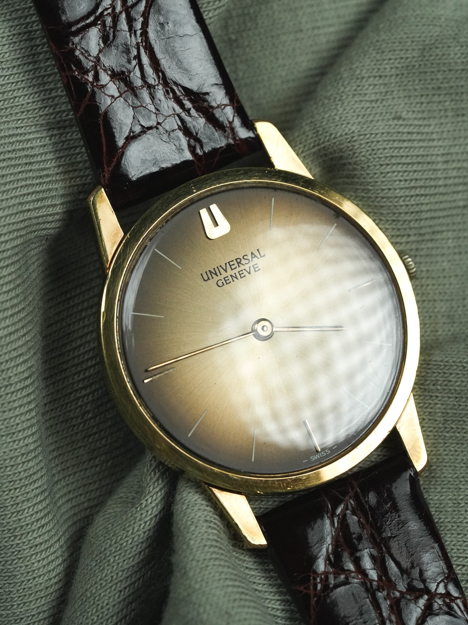 Universal Genève - 542.101 Ultra plate méca cadran Bronze - 1970s - Atelier Victor - Vintage Shop