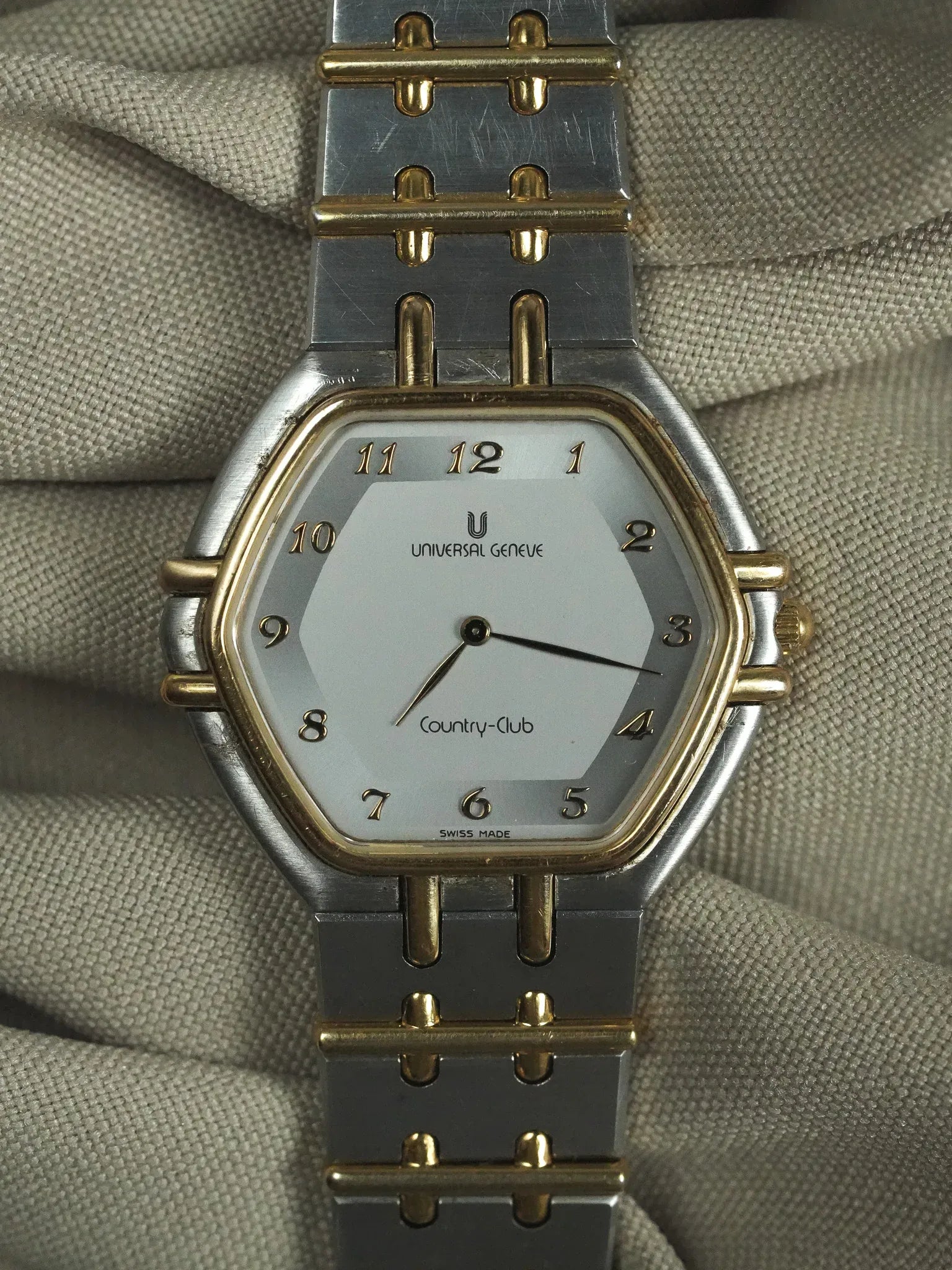 Universal Genève - 617.100 Country Club Acier Or Octogonale - Papier - 1987 - Atelier Victor