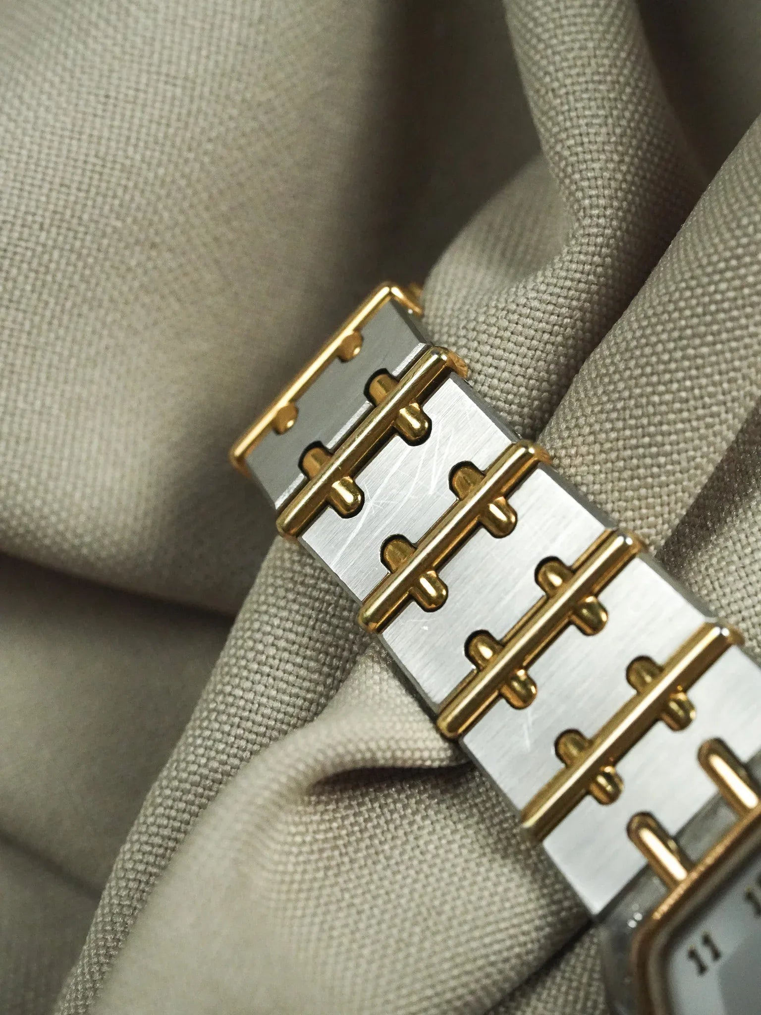 Universal Genève - 617.100 Country Club Acier Or Octogonale - Papier - 1987 - Atelier Victor