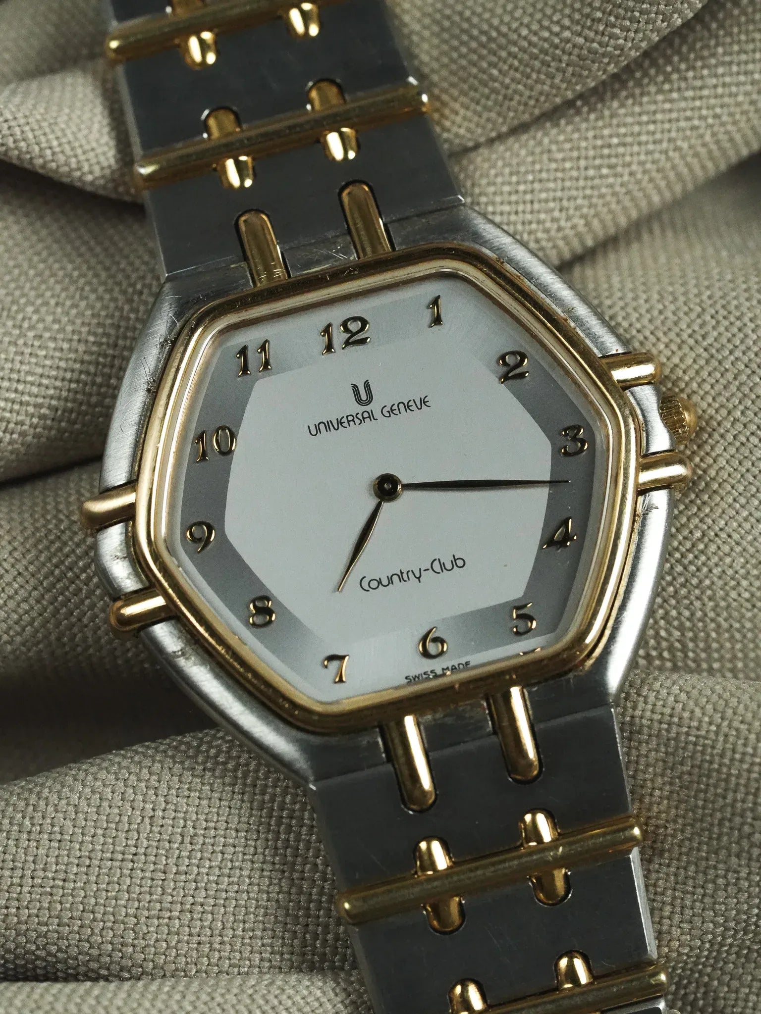 Universal Genève - 617.100 Country Club Acier Or Octogonale - Papier - 1987 - Atelier Victor