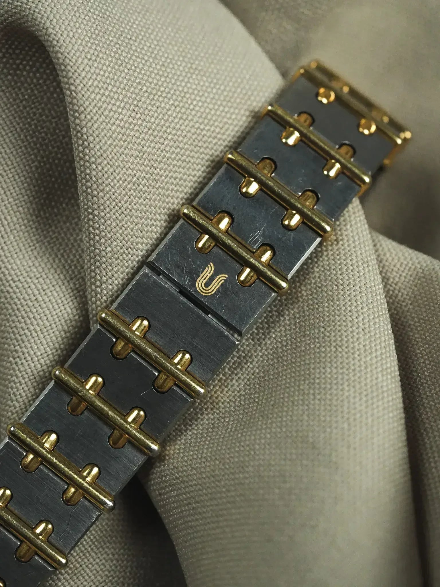 Universal Genève - 617.100 Country Club Acier Or Octogonale - Papier - 1987 - Atelier Victor