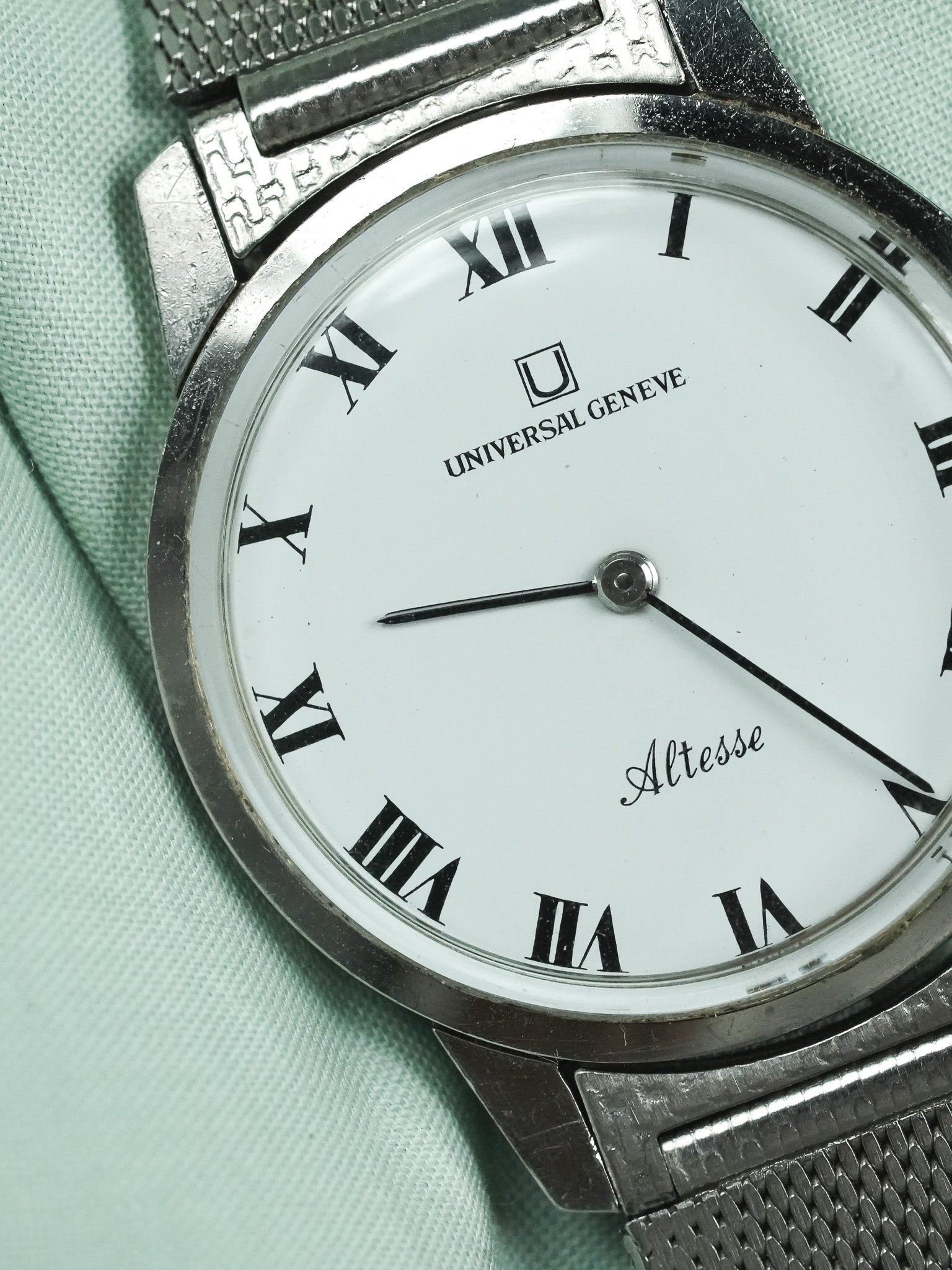 Universal Genève - Altesse Extra Slim Acier - 1970s - Atelier Victor - Vintage Shop