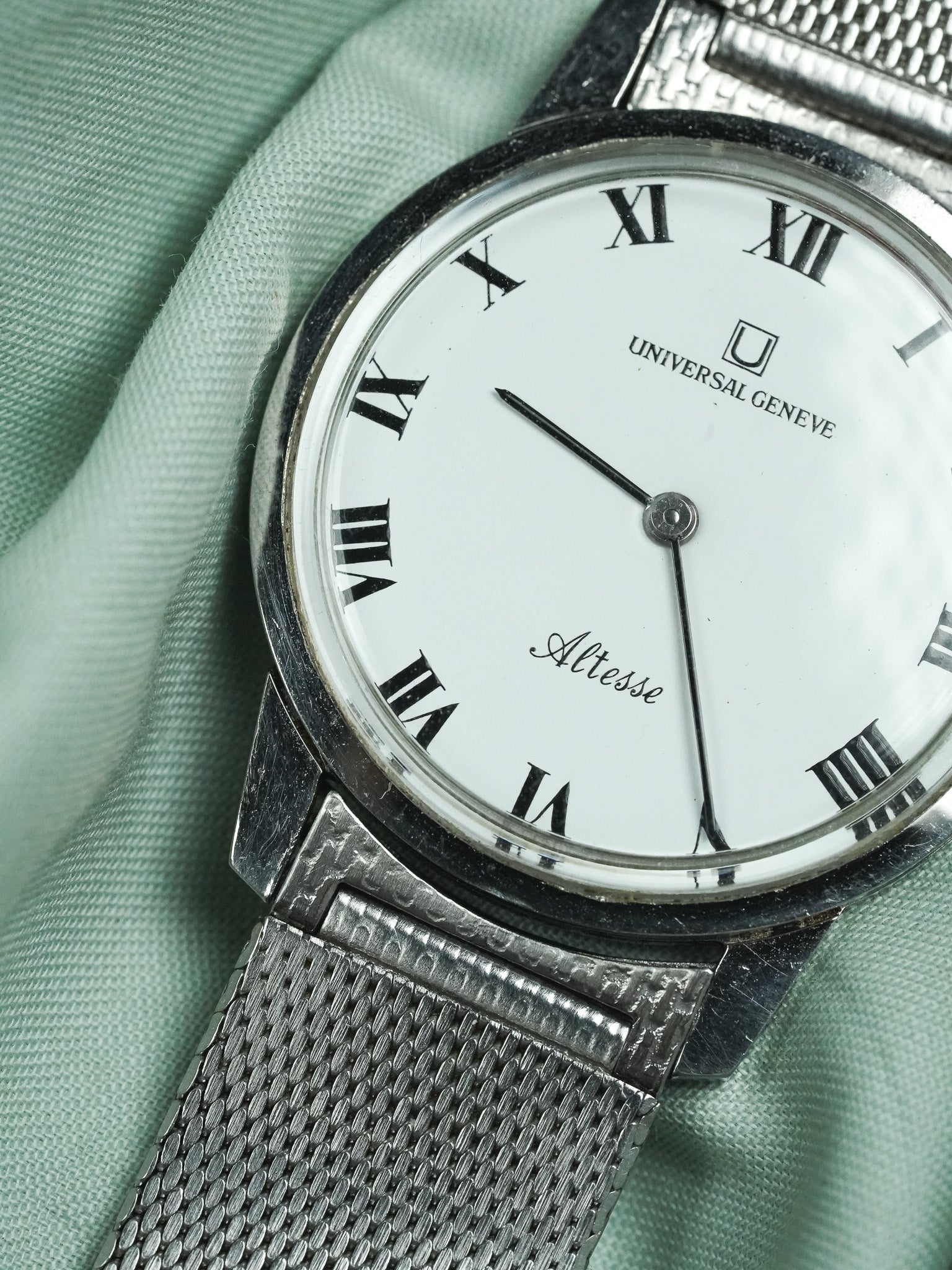 Universal Genève - Altesse Extra Slim Acier - 1970s - Atelier Victor - Vintage Shop