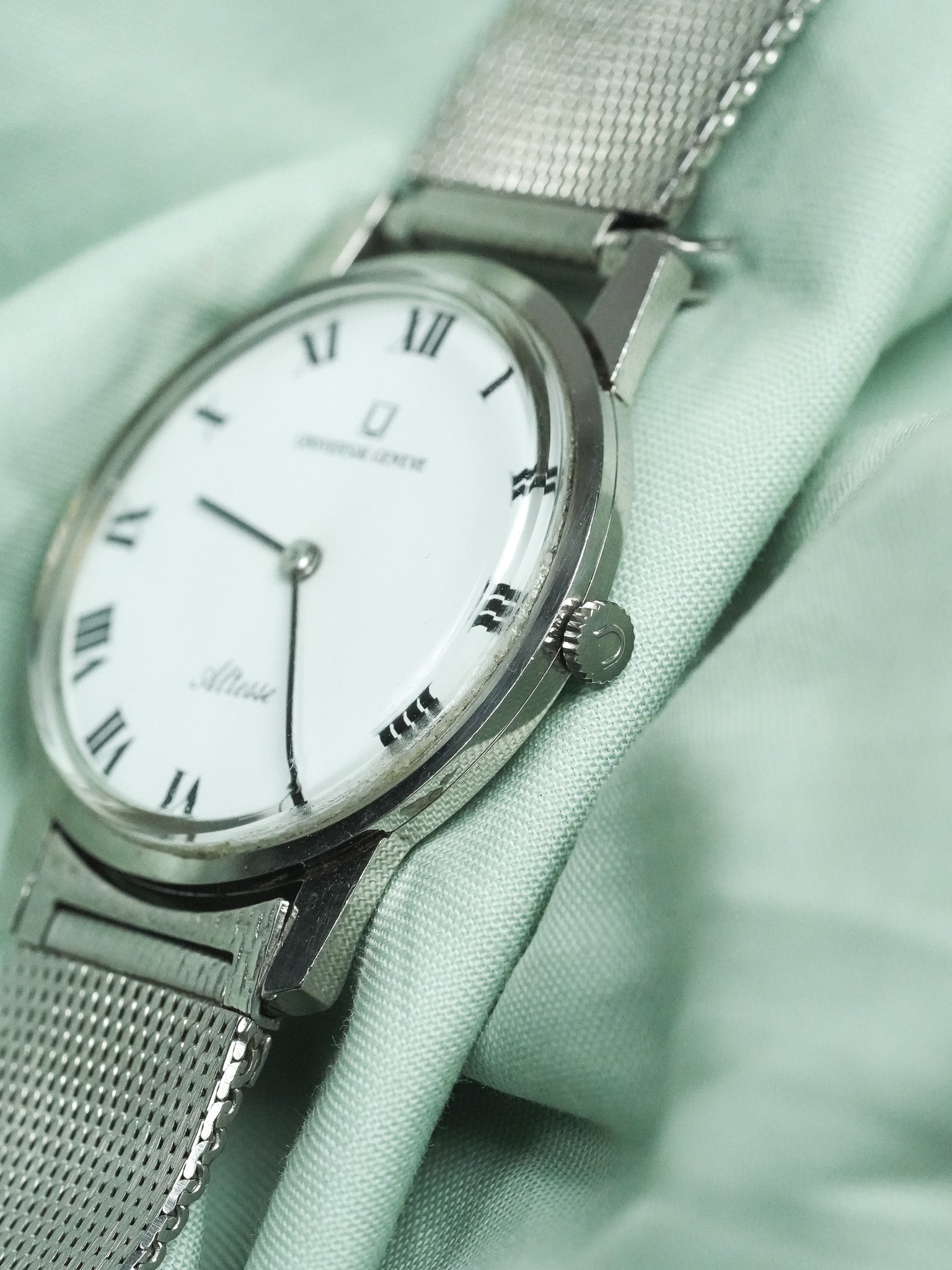 Universal Genève - Altesse Extra Slim Acier - 1970s - Atelier Victor - Vintage Shop