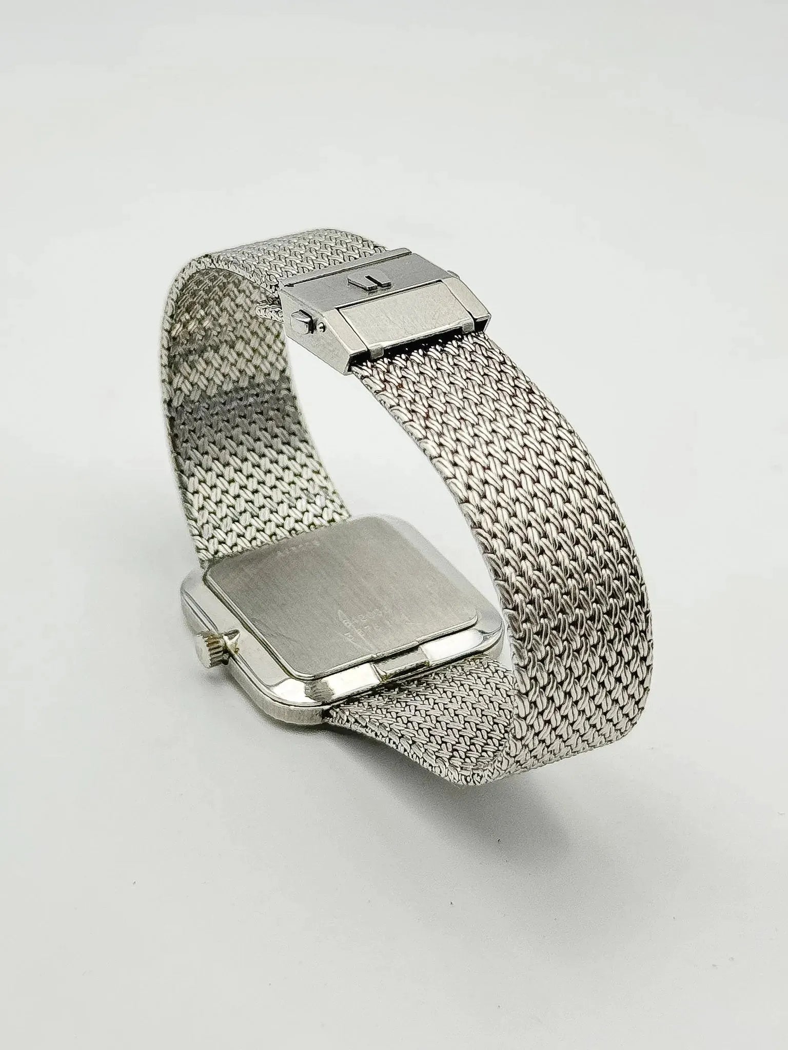 Universal Genève - Bracelet intégré Maille milanaise acier - 1980s - Atelier Victor - Vintage Shop