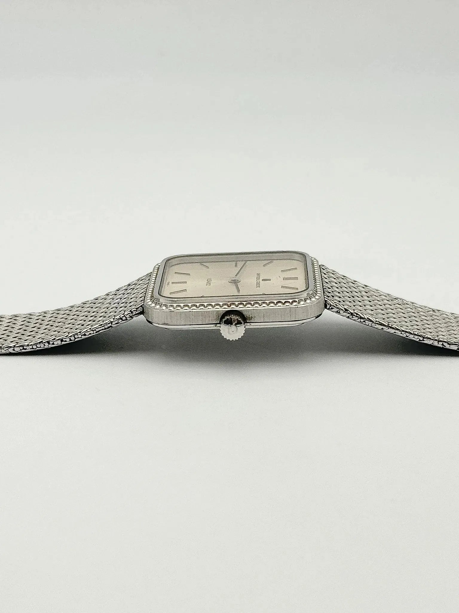 Universal Genève - Bracelet intégré Maille milanaise acier - 1980s - Atelier Victor - Vintage Shop