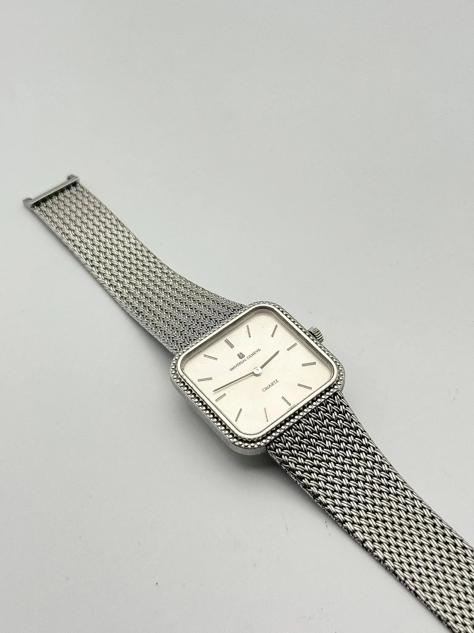 Universal Genève - Bracelet intégré Maille milanaise acier - 1980s - Atelier Victor - Vintage Shop