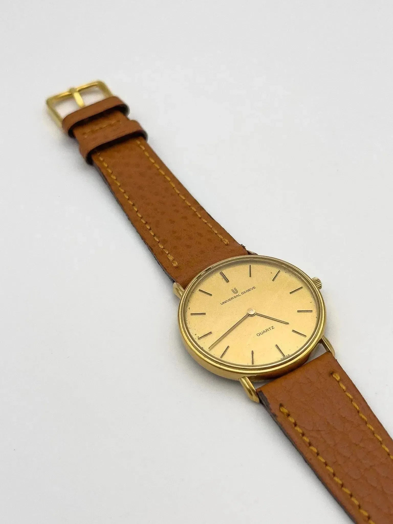 Universal Genève - Dress Watch slim plaqué or Quartz - 1980s - Atelier Victor - Vintage Shop