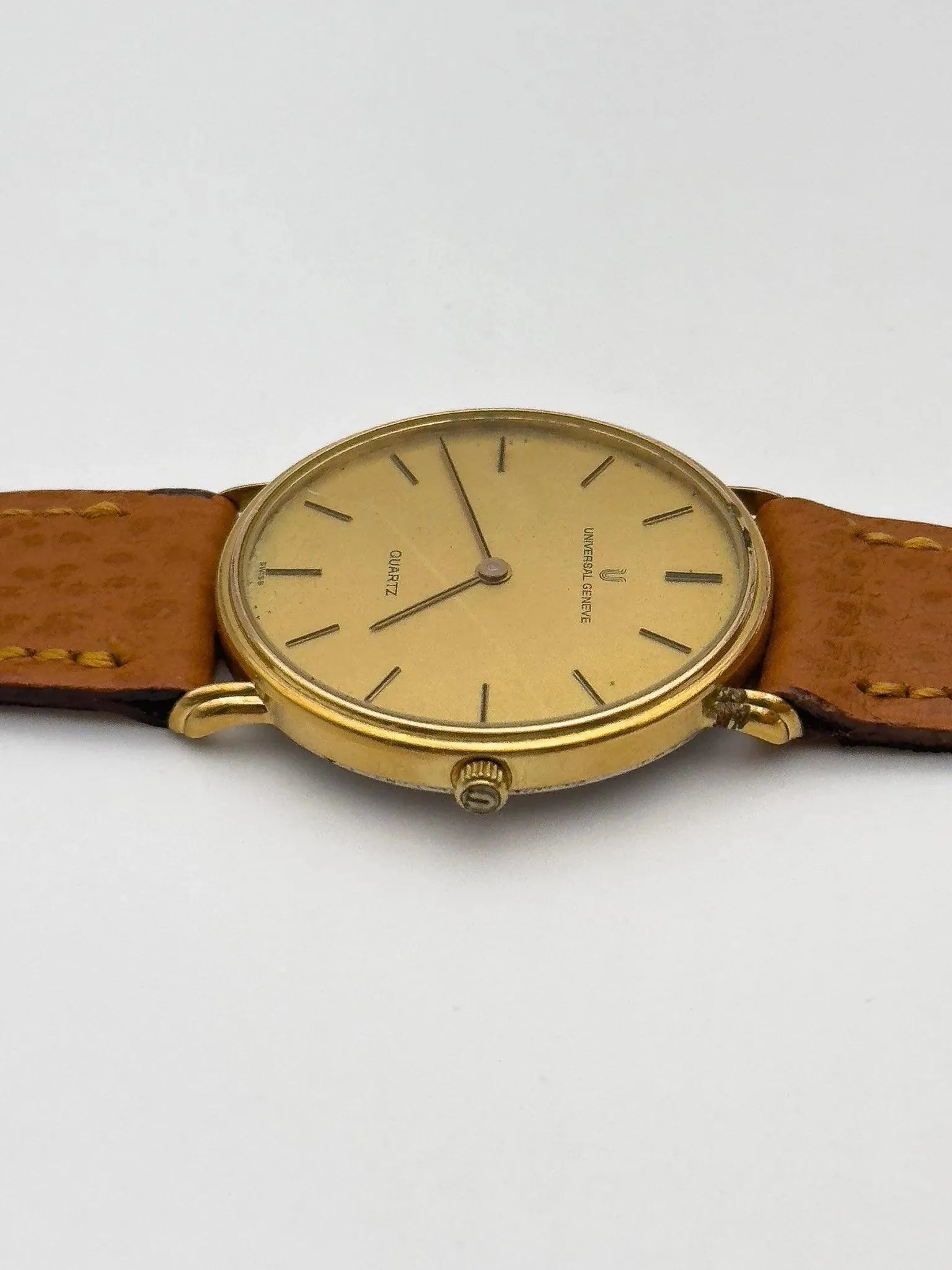Universal Genève - Dress Watch slim plaqué or Quartz - 1980s - Atelier Victor - Vintage Shop