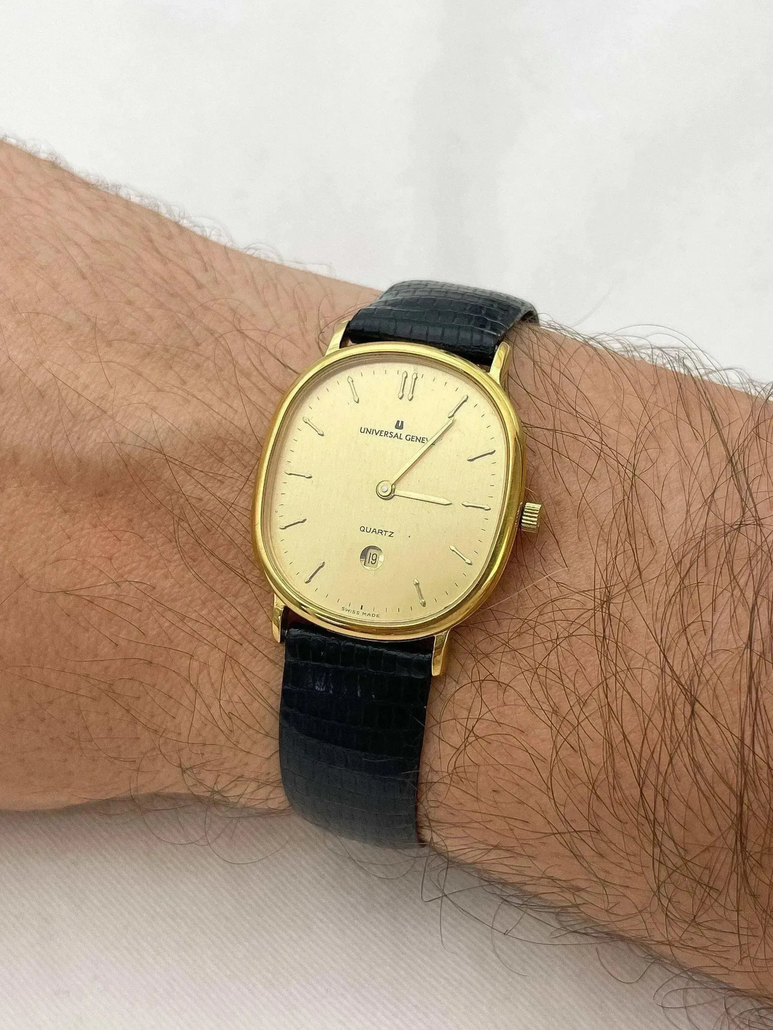 Universal Genève - Ellipse Date 6h - 1980s - Atelier Victor