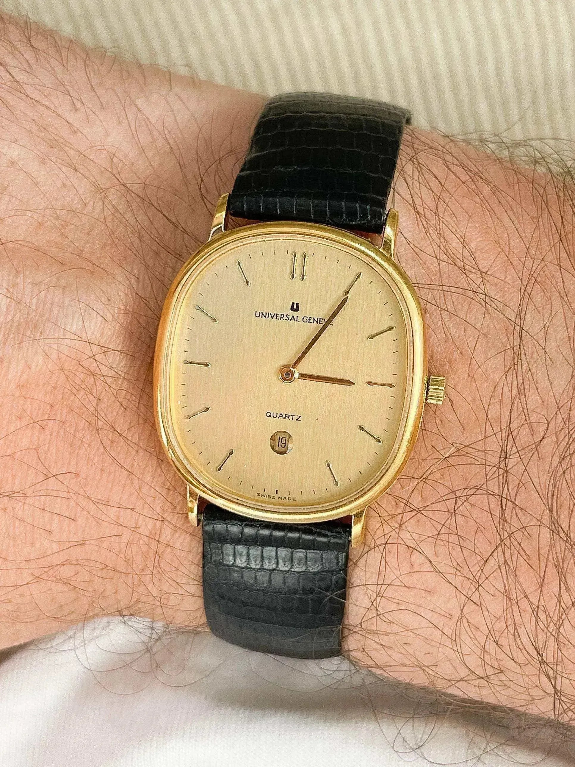 Universal Genève - Ellipse Date 6h - 1980s - Atelier Victor