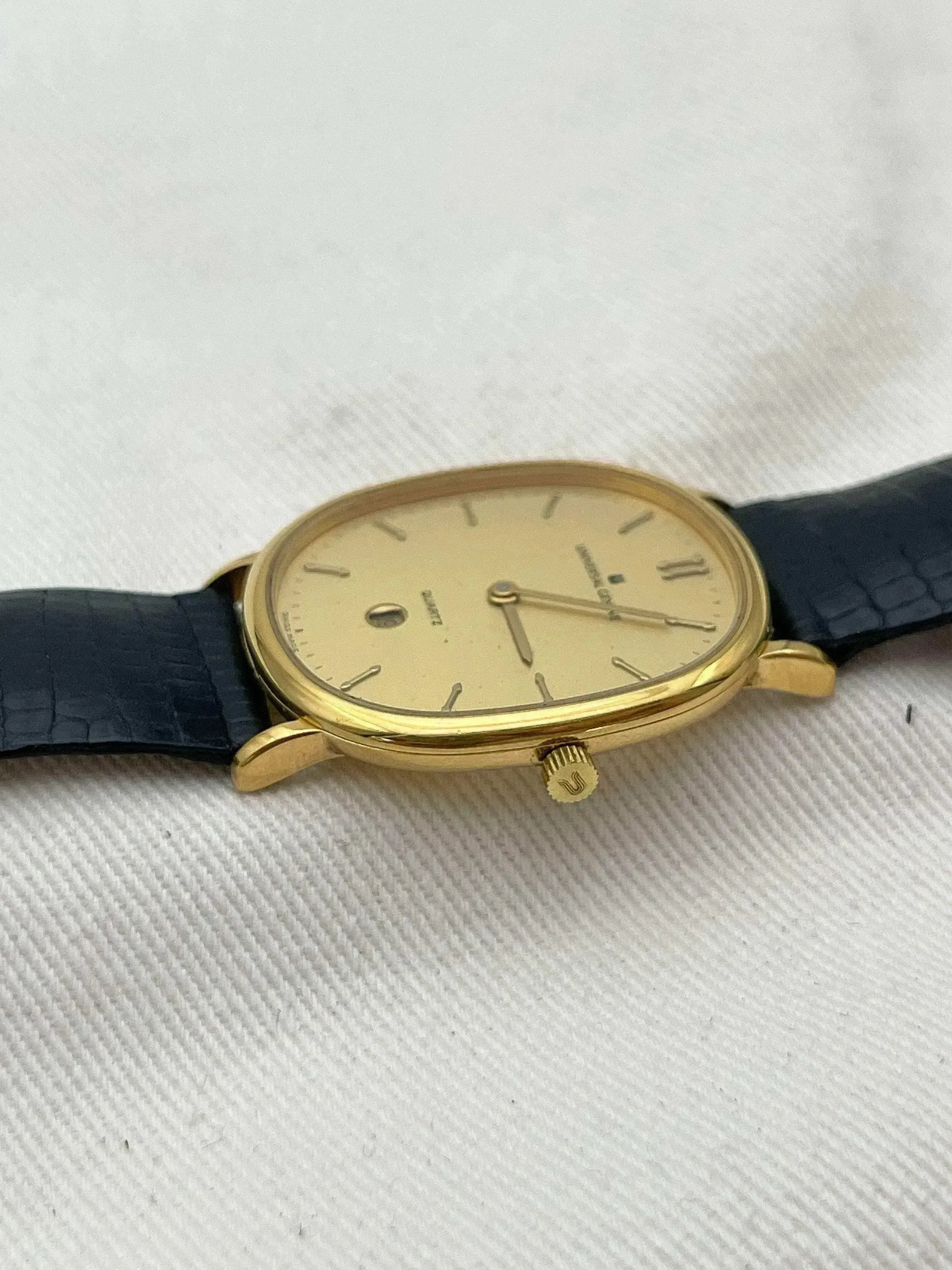 Universal Genève - Ellipse Date 6h - 1980s - Atelier Victor