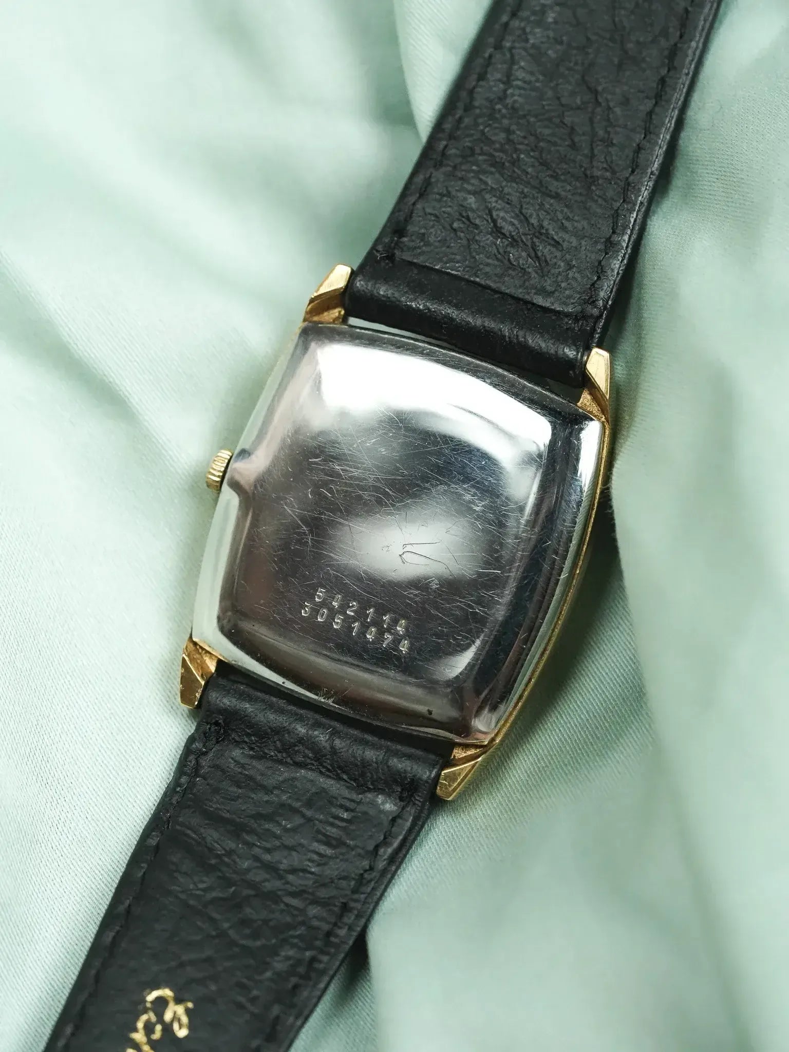 Universal Genève - Extra plate Manuel Tonneau Or - 1970s - Atelier Victor