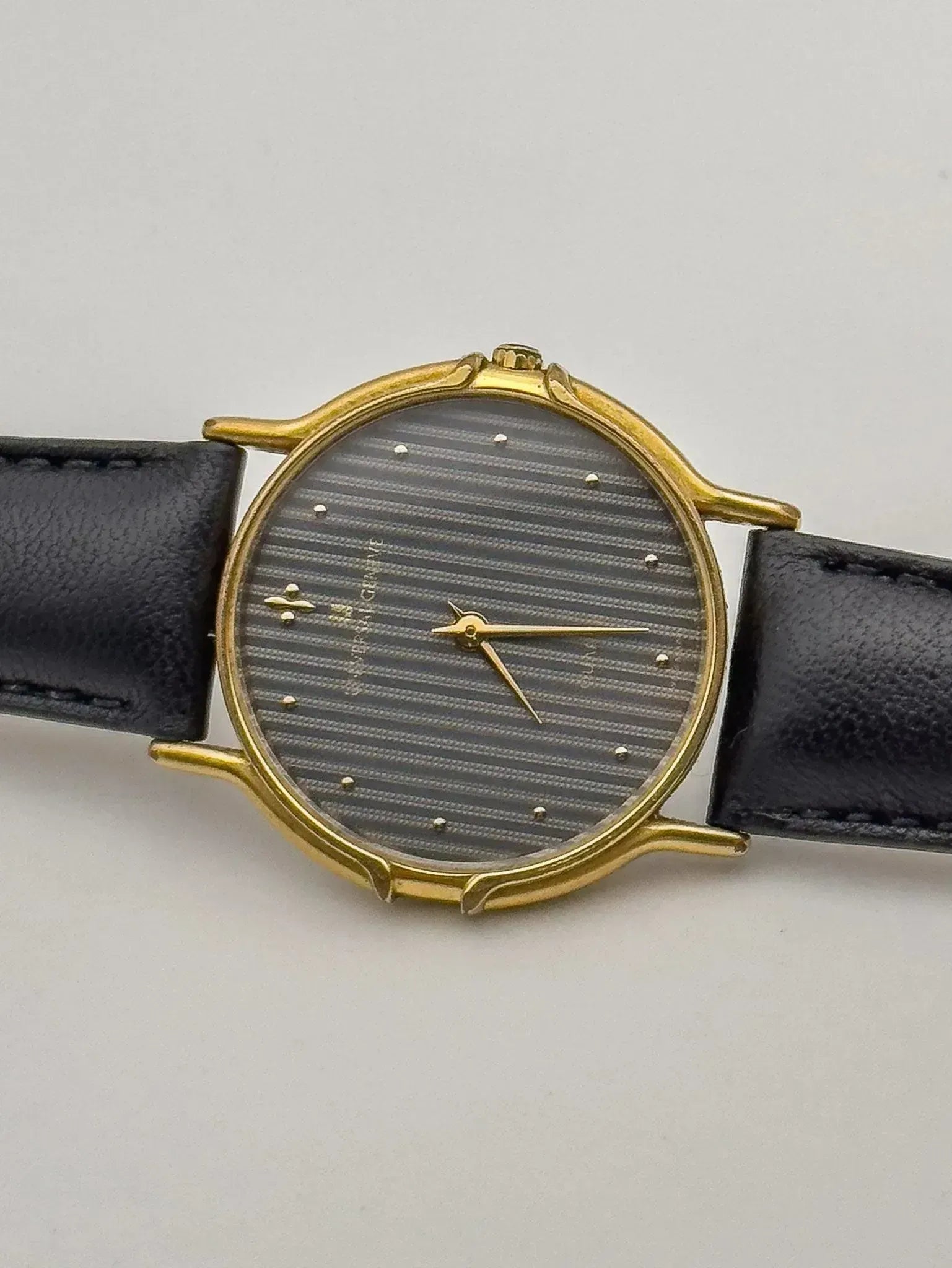 Universal Genève - Gris Tapisserie Plaqué or - 1980s - Atelier Victor