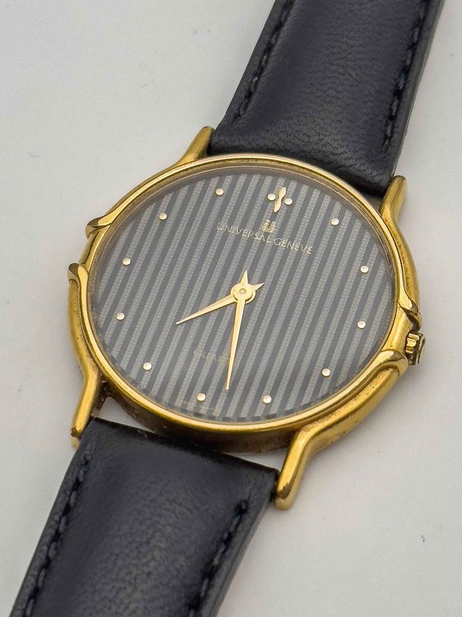 Universal Genève - Gris Tapisserie Plaqué or - 1980s - Atelier Victor Paris - Vintage Watch Shop Dubai