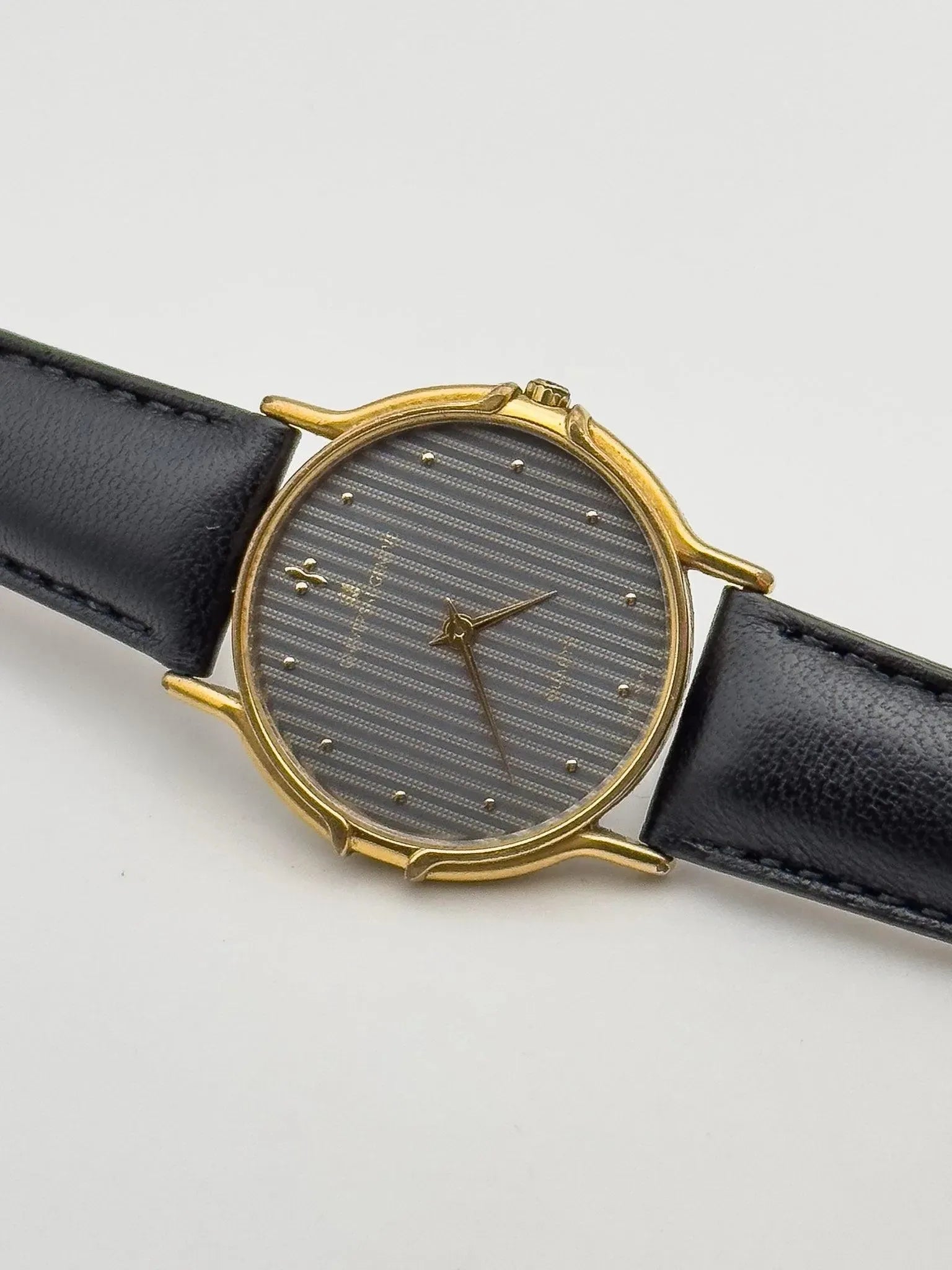 Universal Genève - Gris Tapisserie Plaqué or - 1980s - Atelier Victor - Vintage Shop