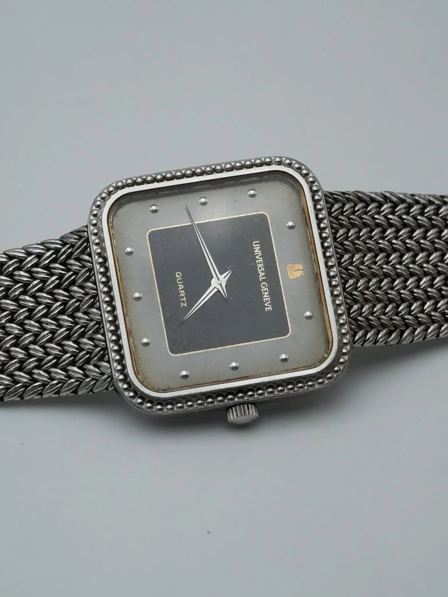 Universal Genève - Maille Acier Cadran Noir Patiné - 1980s - Atelier Victor