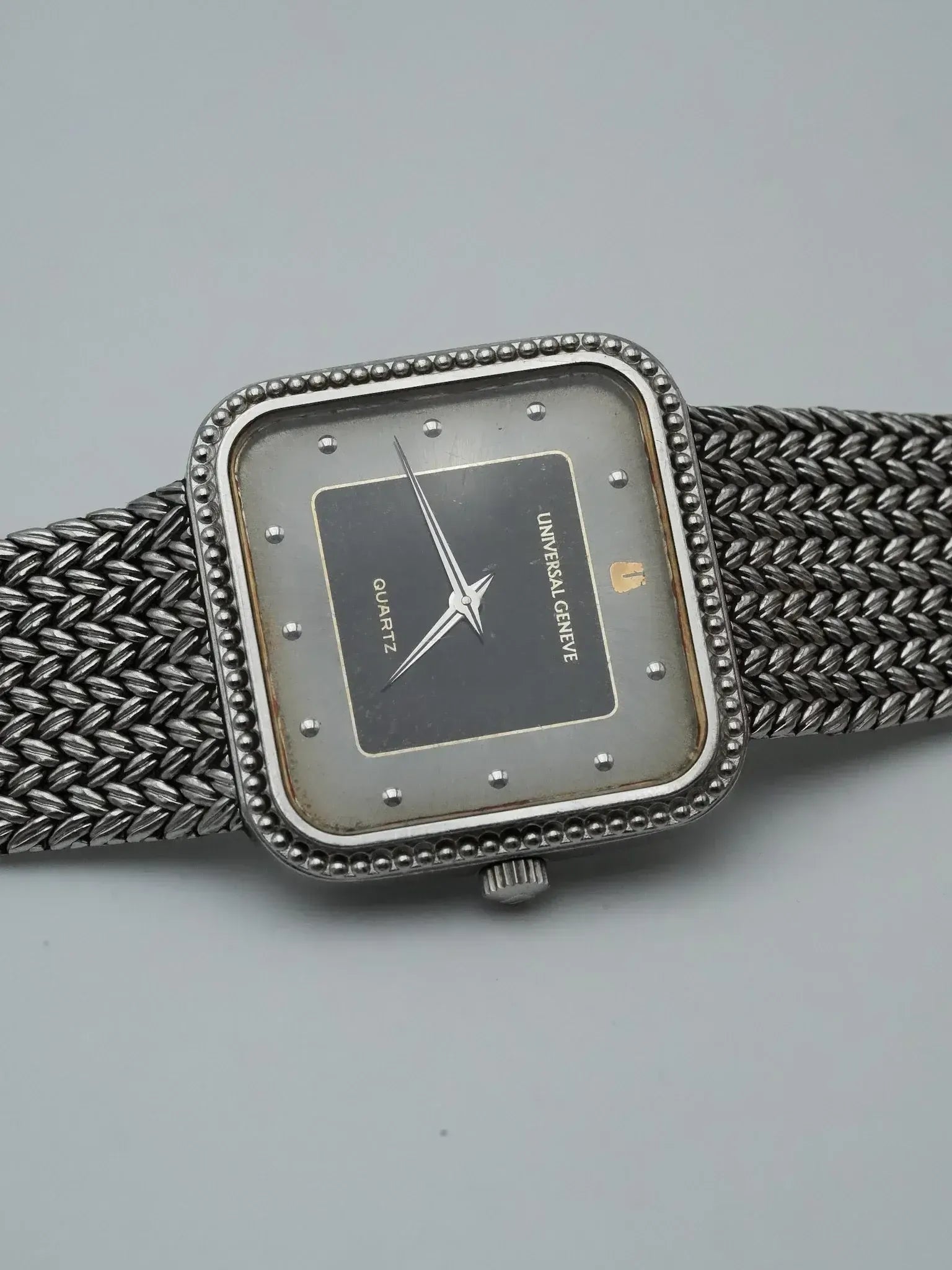 Universal Genève - Maille Acier Cadran Noir Patiné - 1980s - Atelier Victor