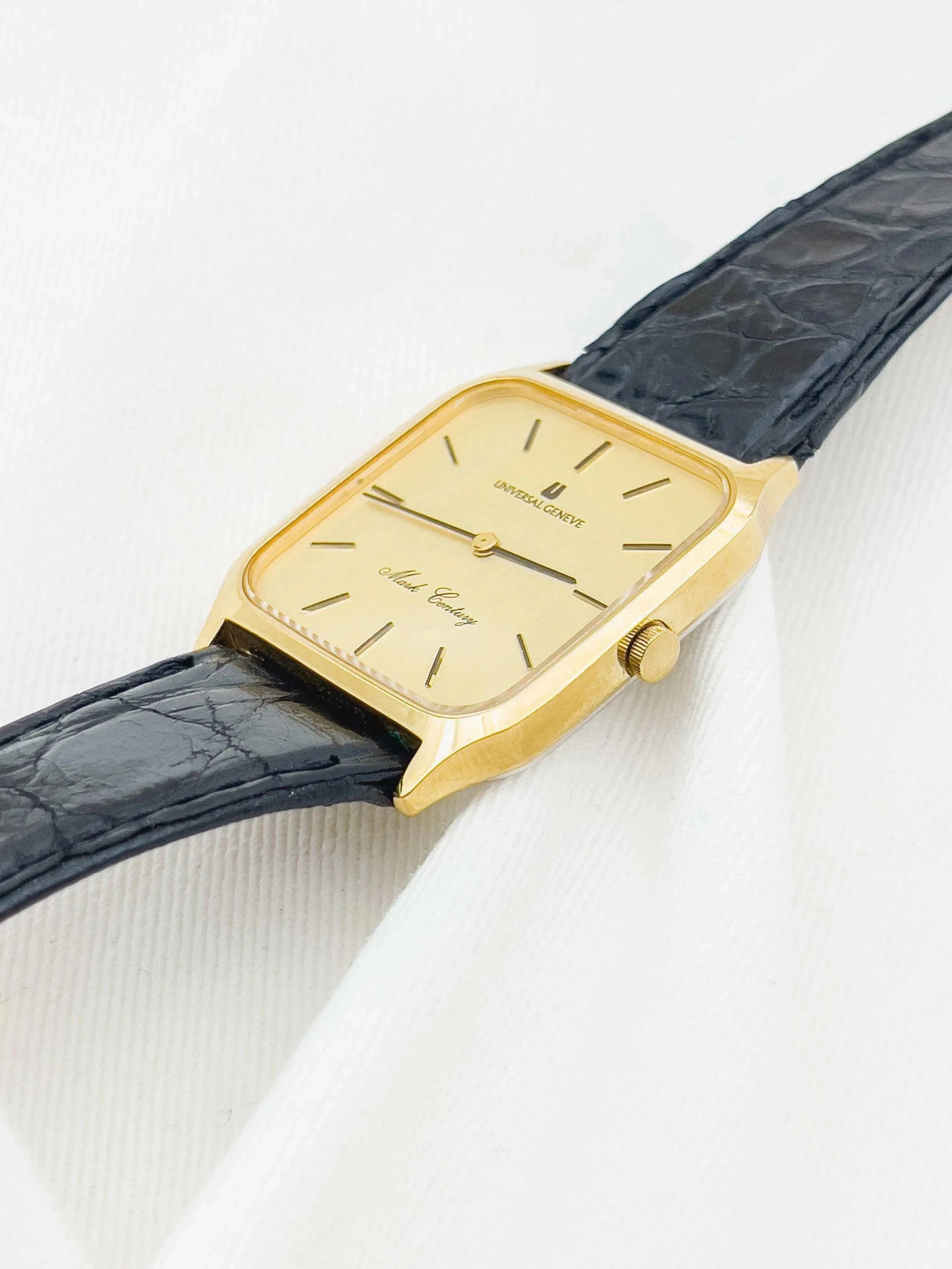 Universal Genève - Mark Century Gold - 1970s - Atelier Victor - Vintage Shop