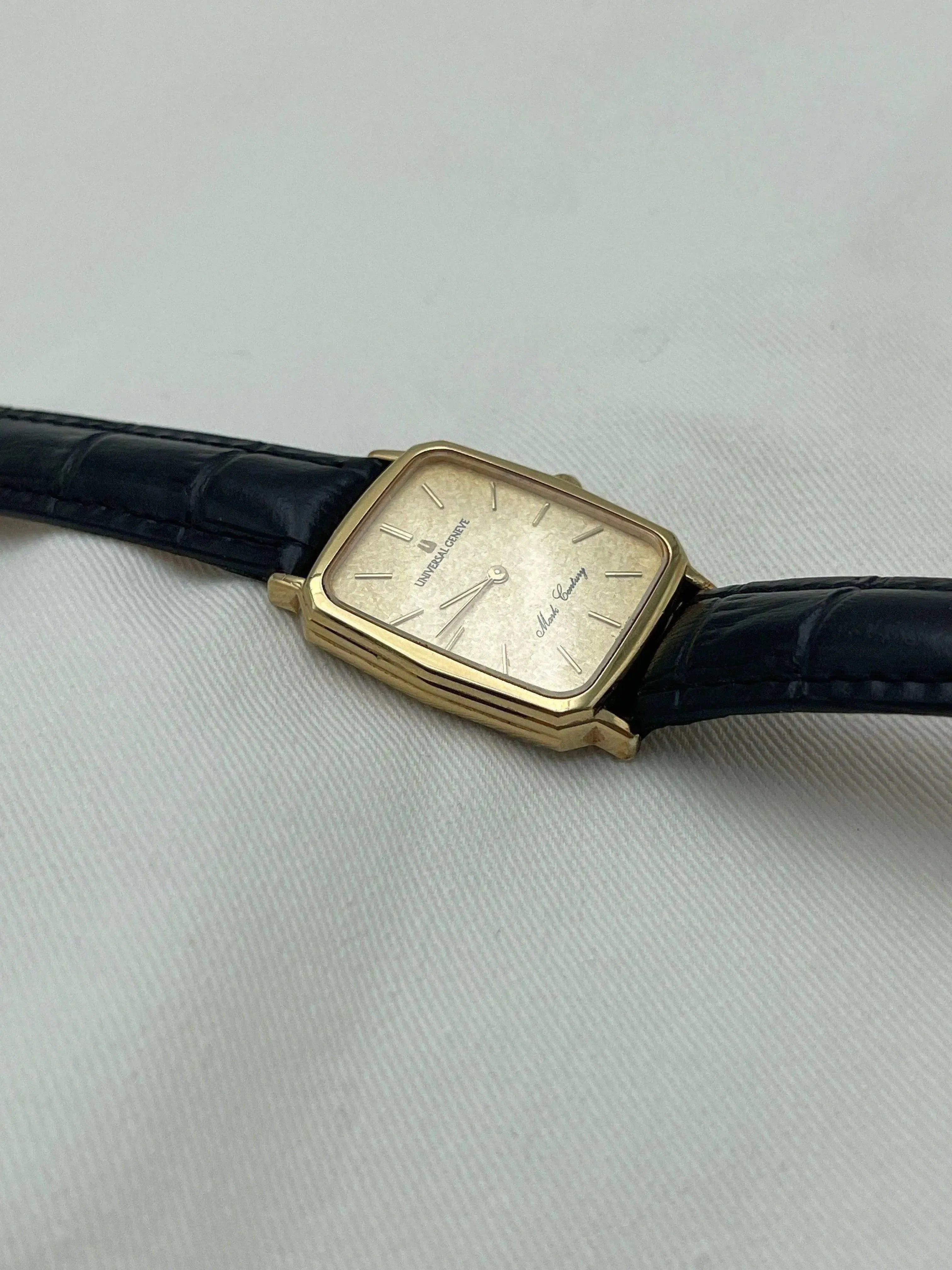 Universal Genève - Mark Century Rectangulaire - 1970s - Atelier Victor - Vintage Shop
