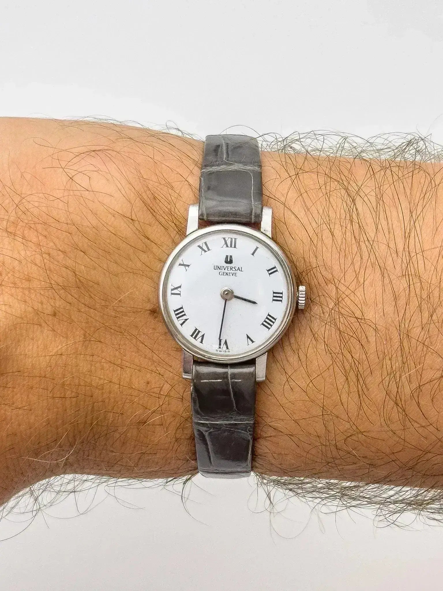 Universal Genève - Mini Dress Watch Cadran blanc - 1970s - Atelier Victor