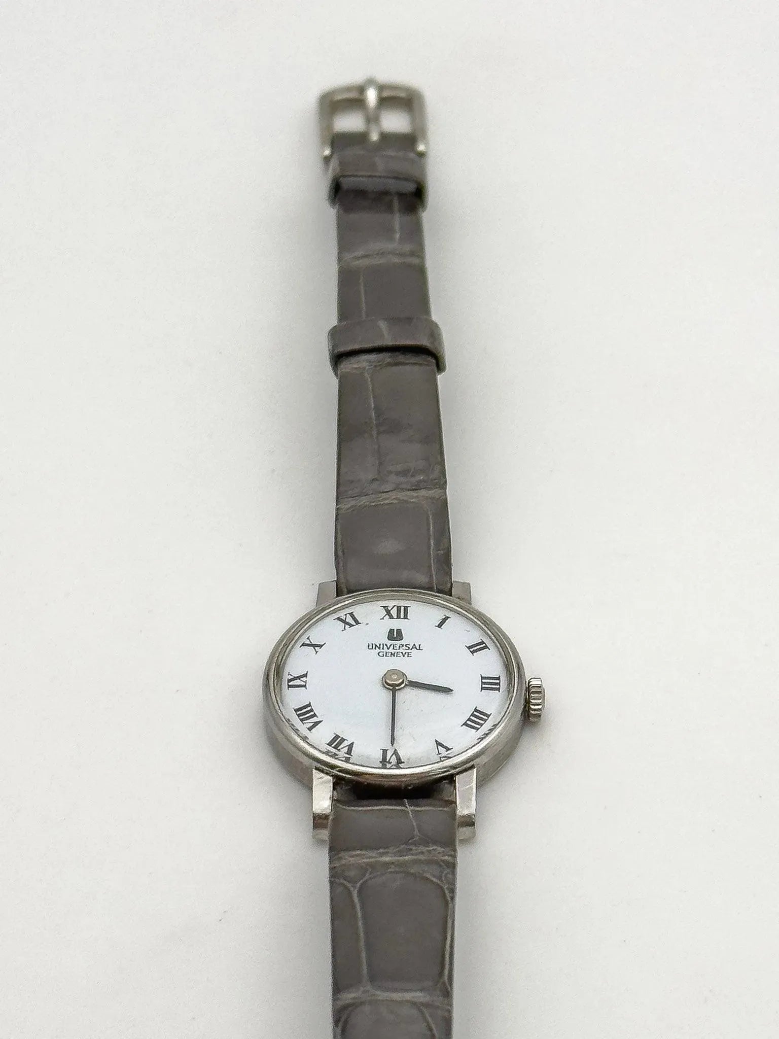 Universal Genève - Mini Dress Watch Cadran blanc - 1970s - Atelier Victor - Vintage Shop
