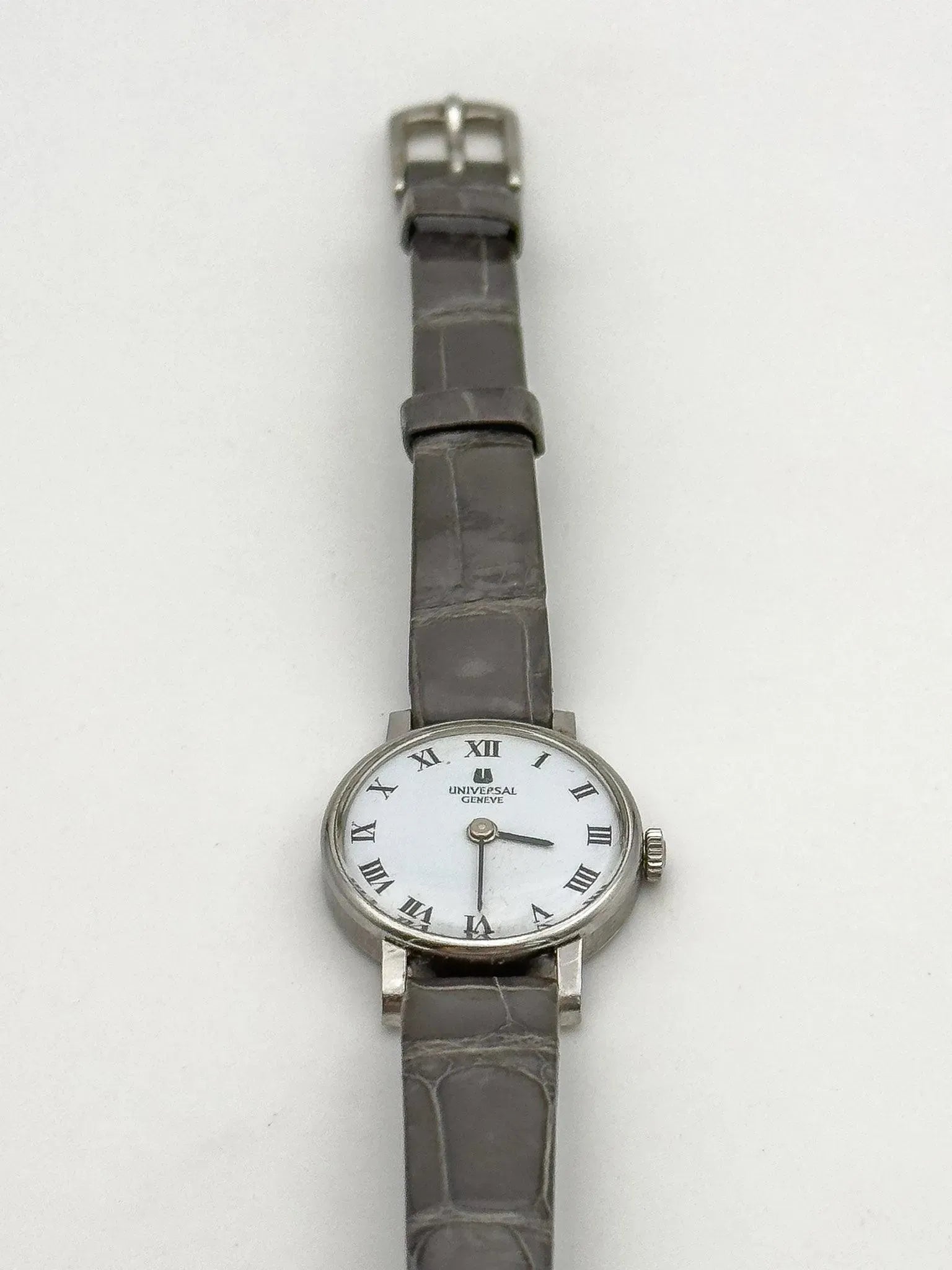 Universal Genève - Mini Dress Watch Cadran blanc - 1970s - Atelier Victor - Vintage Shop