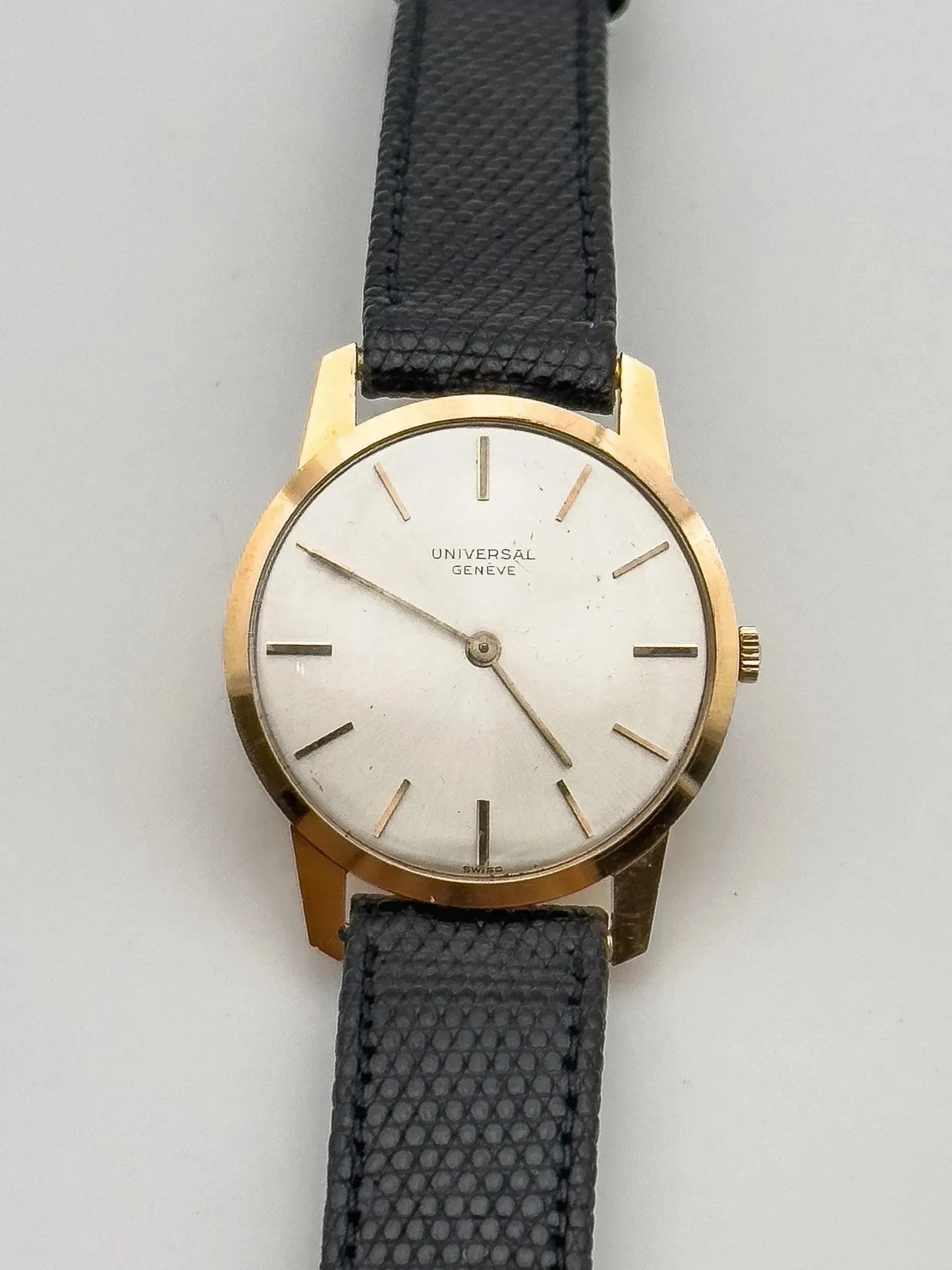 Universal Genève - Montre habillée extra plate en or rose 18K - 1964 - Atelier Victor