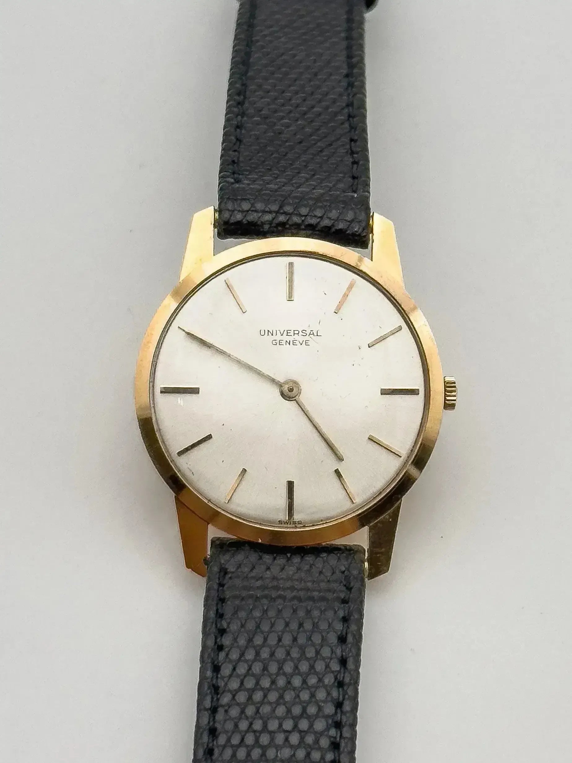 Universal Genève - Montre habillée extra plate en or rose 18K - 1964 - Atelier Victor