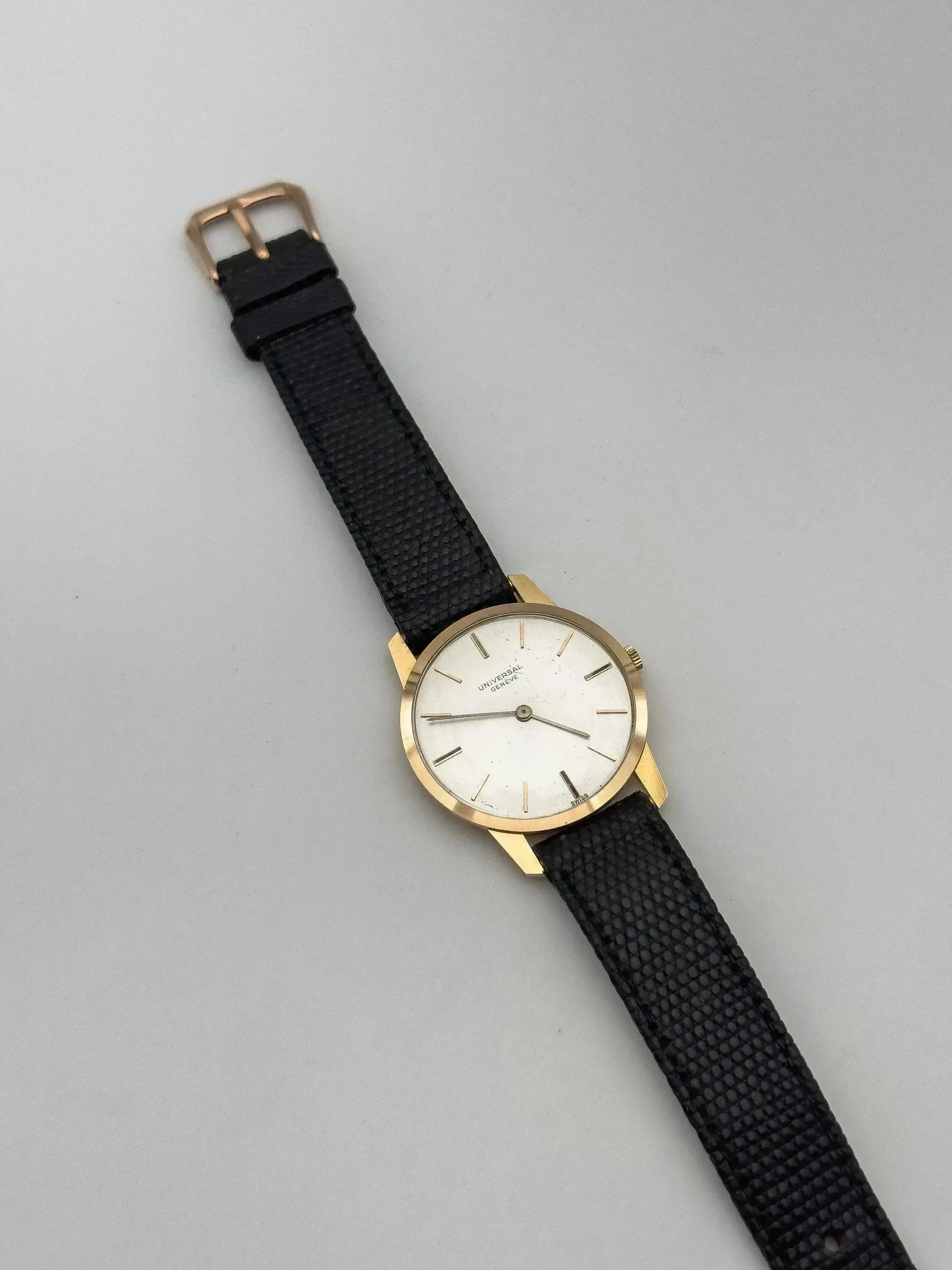 Universal Genève - Montre habillée extra plate en or rose 18K - 1964 - Atelier Victor