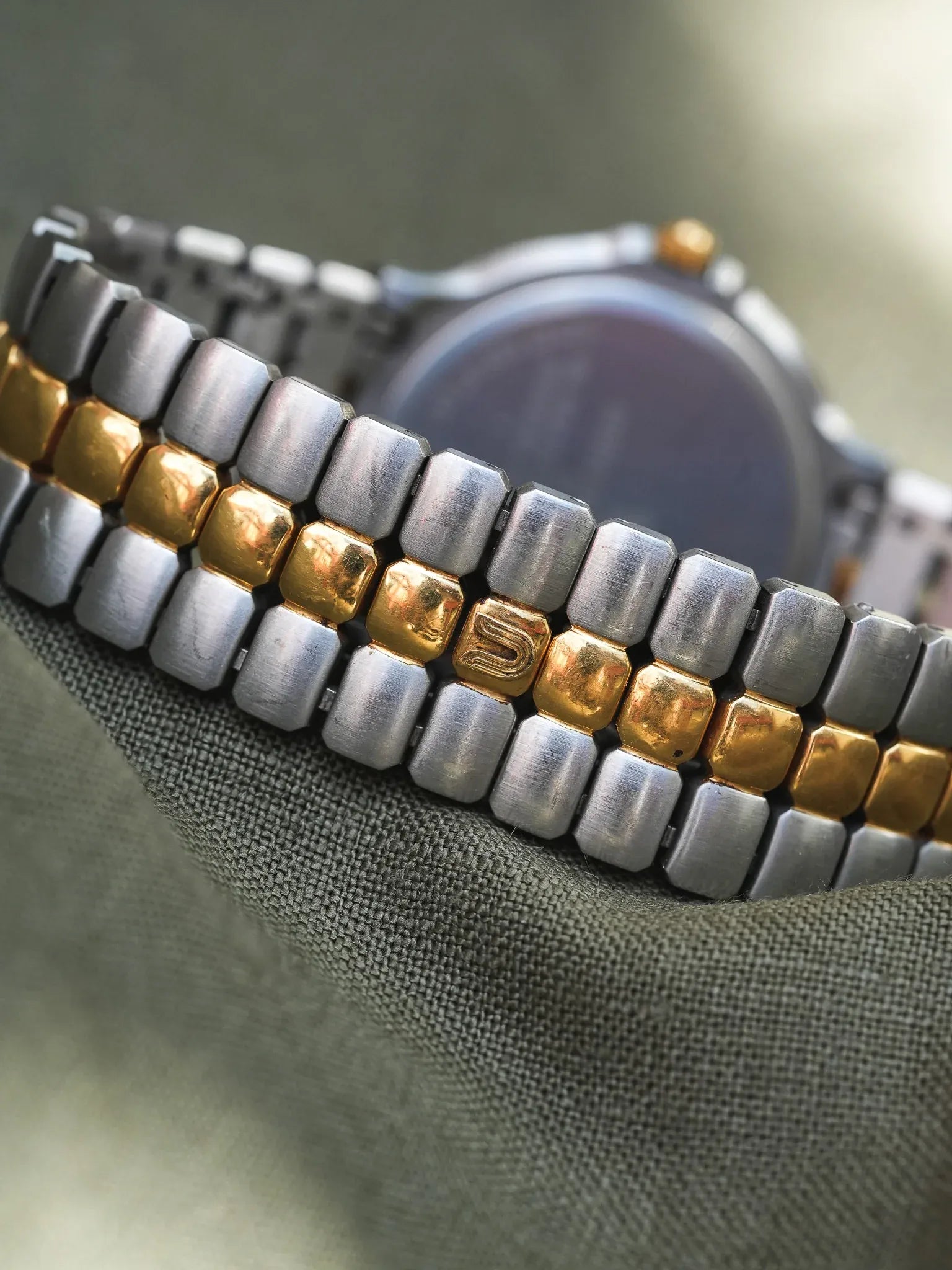 Universal Genève - Polerouter Acier Or Quartz Cadran Blanc - 1980s - Atelier Victor