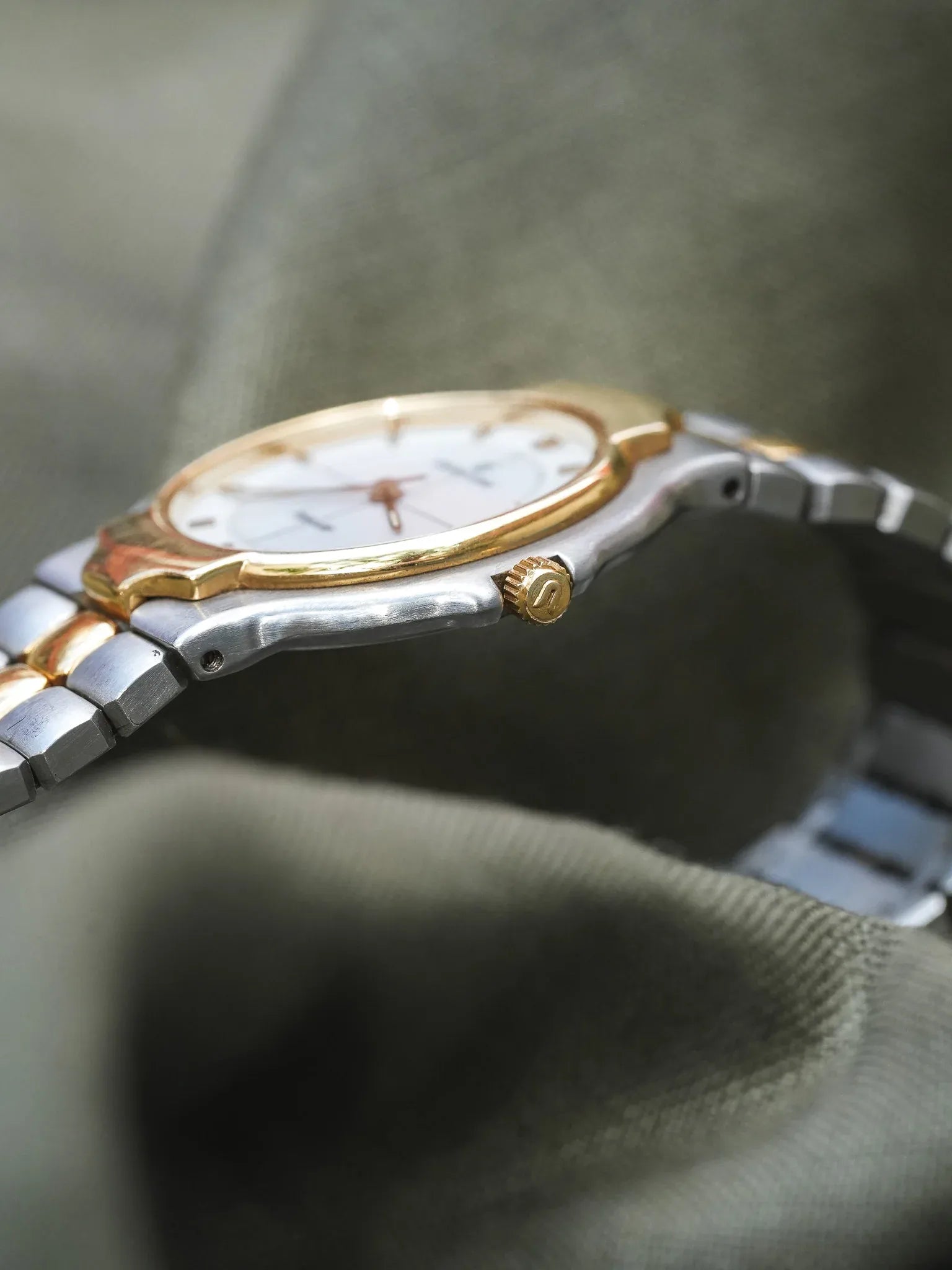 Universal Genève - Polerouter Acier Or Quartz Cadran Blanc - 1980s - Atelier Victor - Vintage Shop
