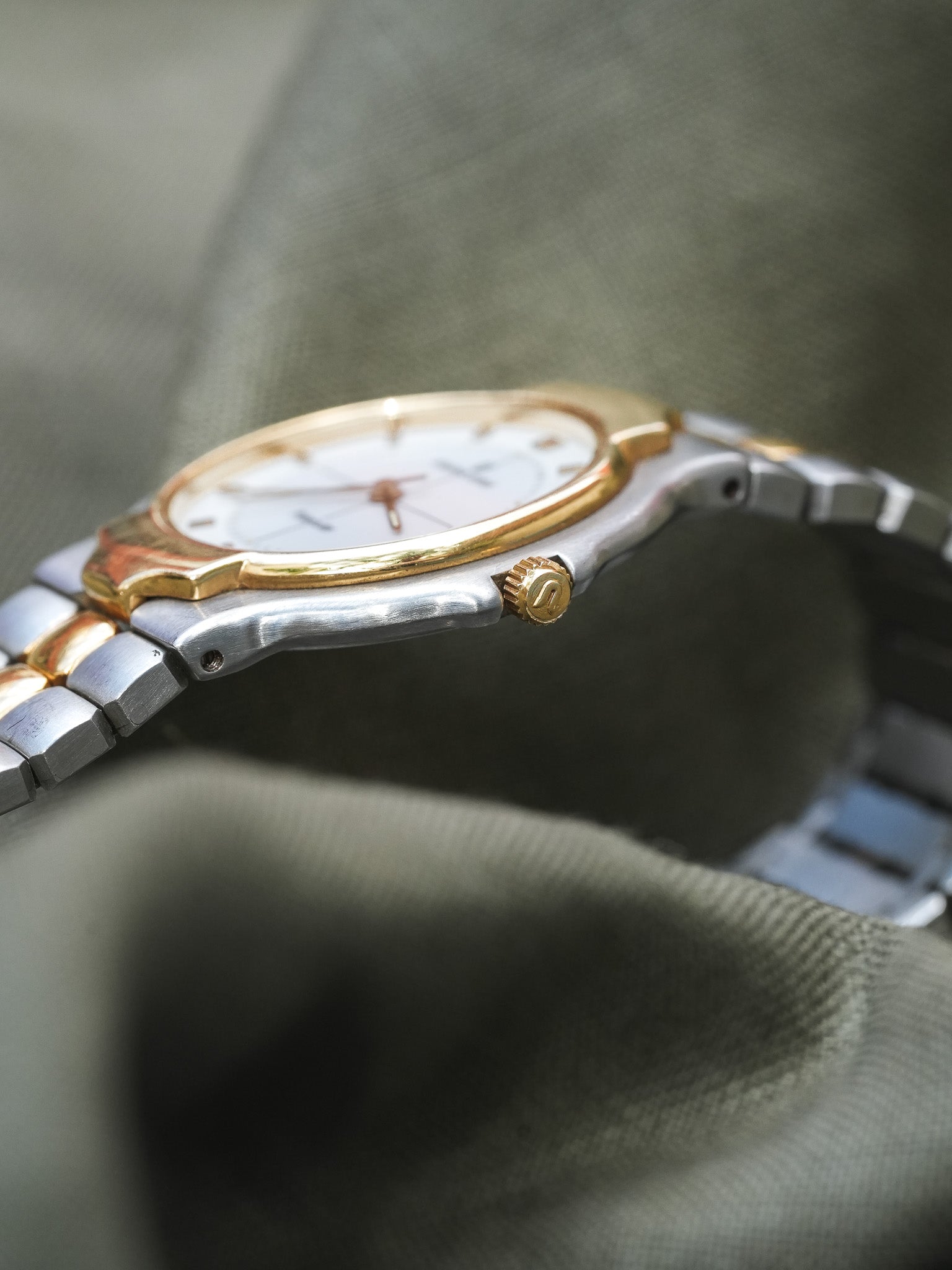 Universal Genève - Polerouter Acier Or Quartz Cadran Blanc - 1980s - Atelier Victor - Vintage Shop