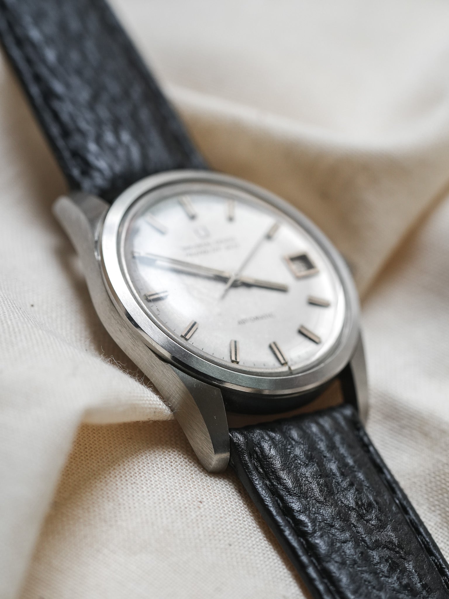 Universal Genève - Polerouter Date Big Crown Micro-rotor - 1960s - Atelier Victor - Vintage Shop